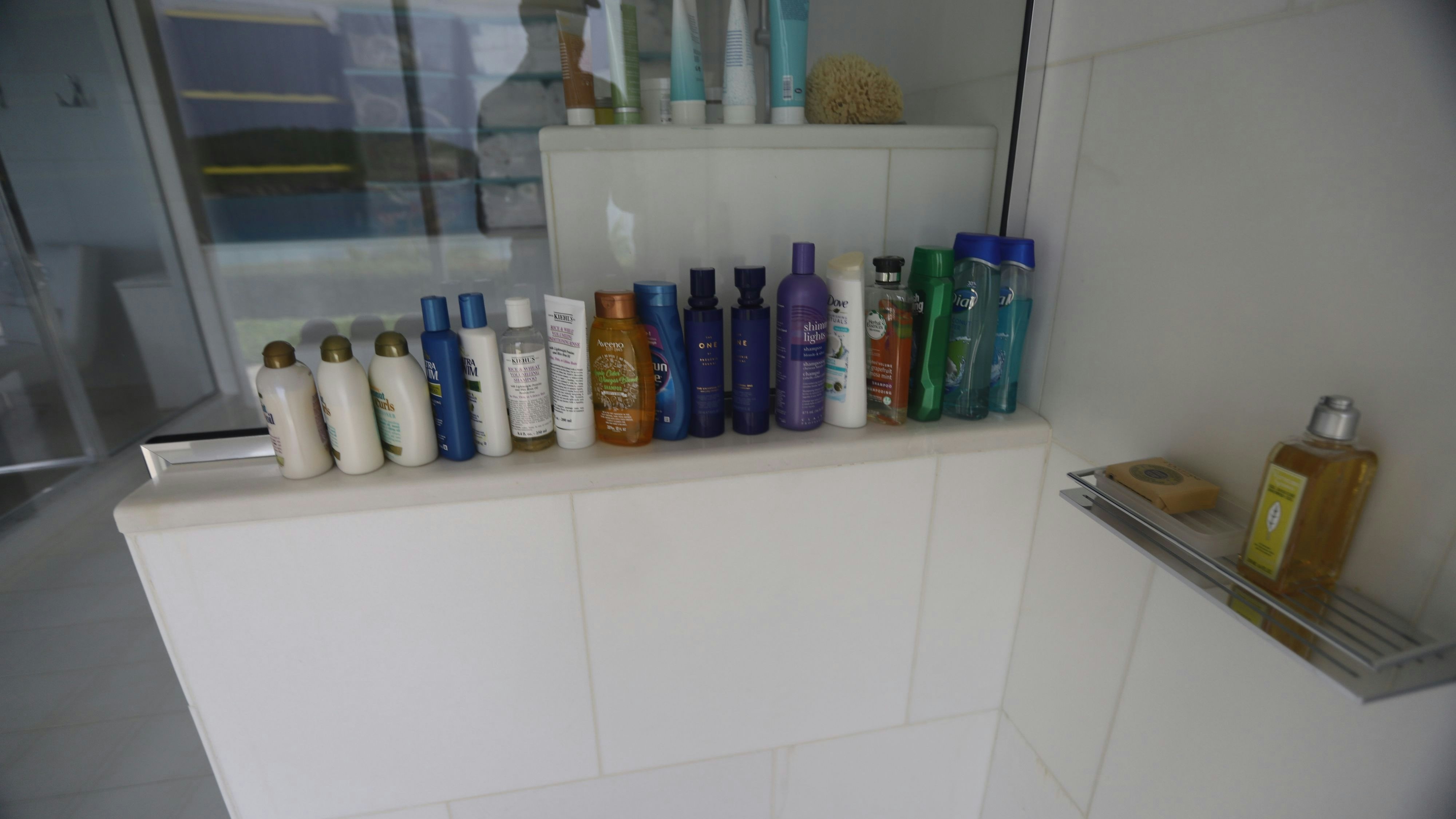 Bilder und Videos aus dem Jahr 2020 zeigen das Haus des verstorbenen Sexualstraftäters Jeffrey Epstein