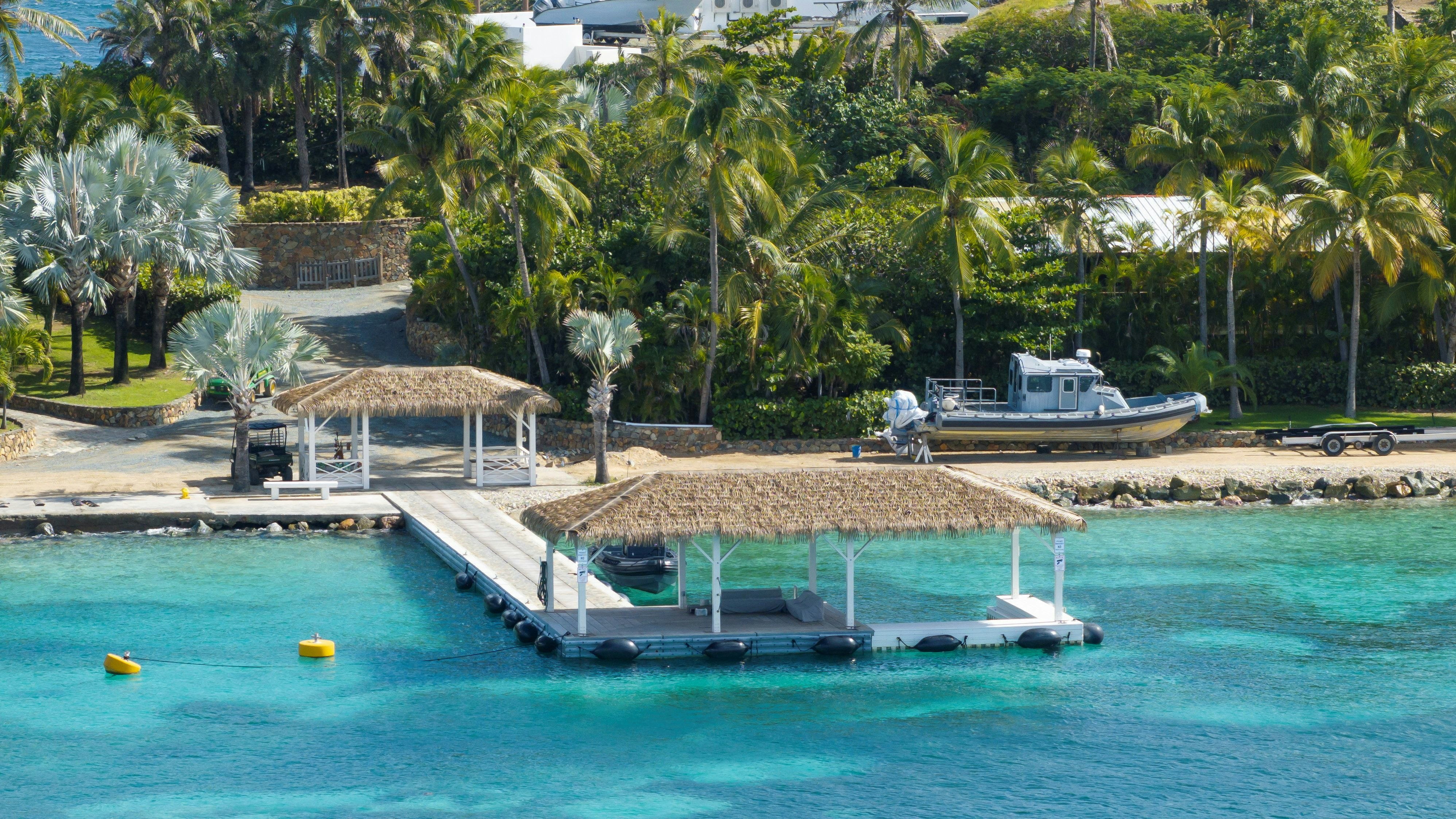 Epstein baute die Insel nach seinen Wünschen um, Naturschutz war ihm egal