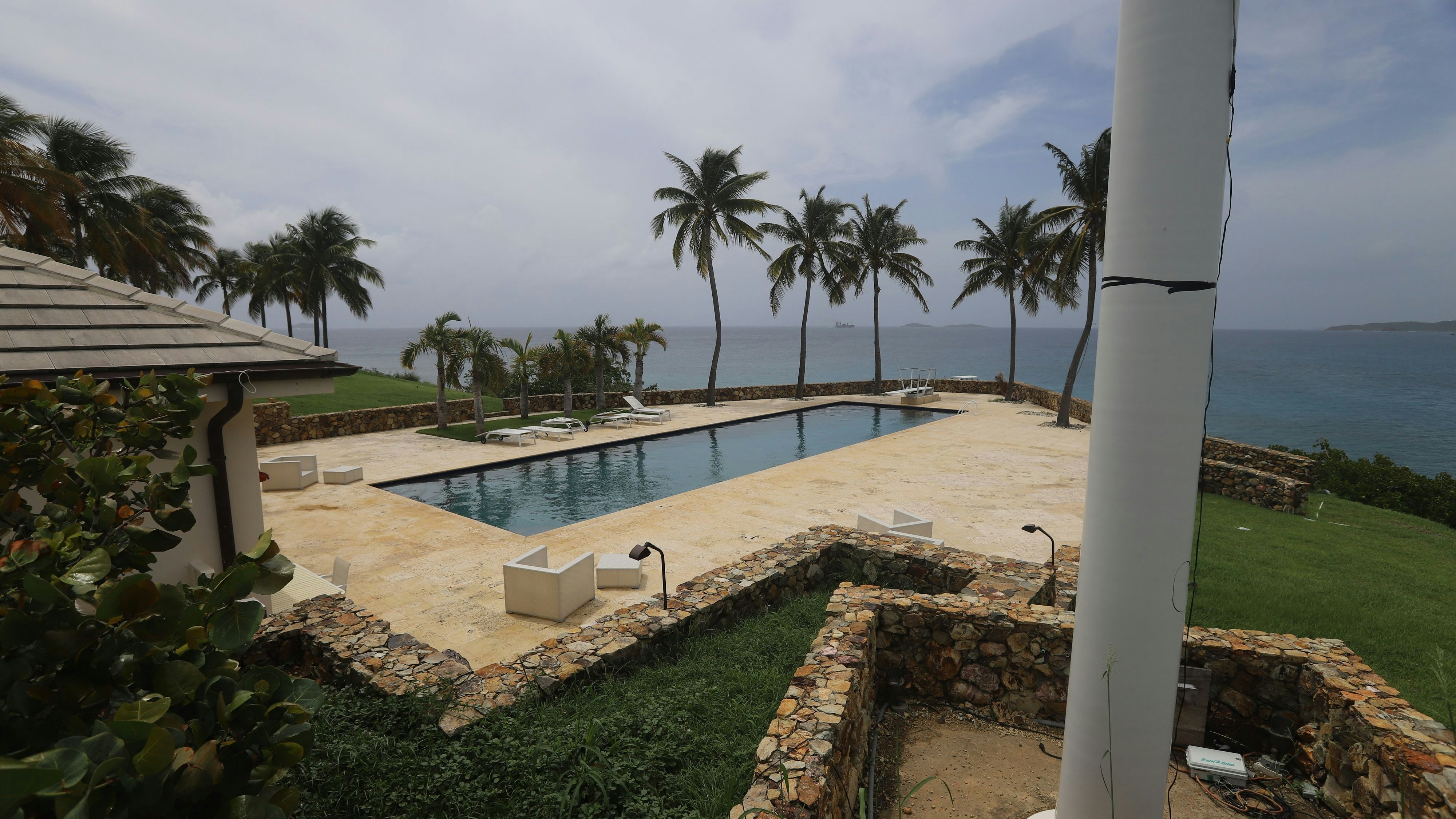 Bilder und Videos aus dem Jahr 2020 zeigen das Haus des verstorbenen Sexualstraftäters Jeffrey Epstein