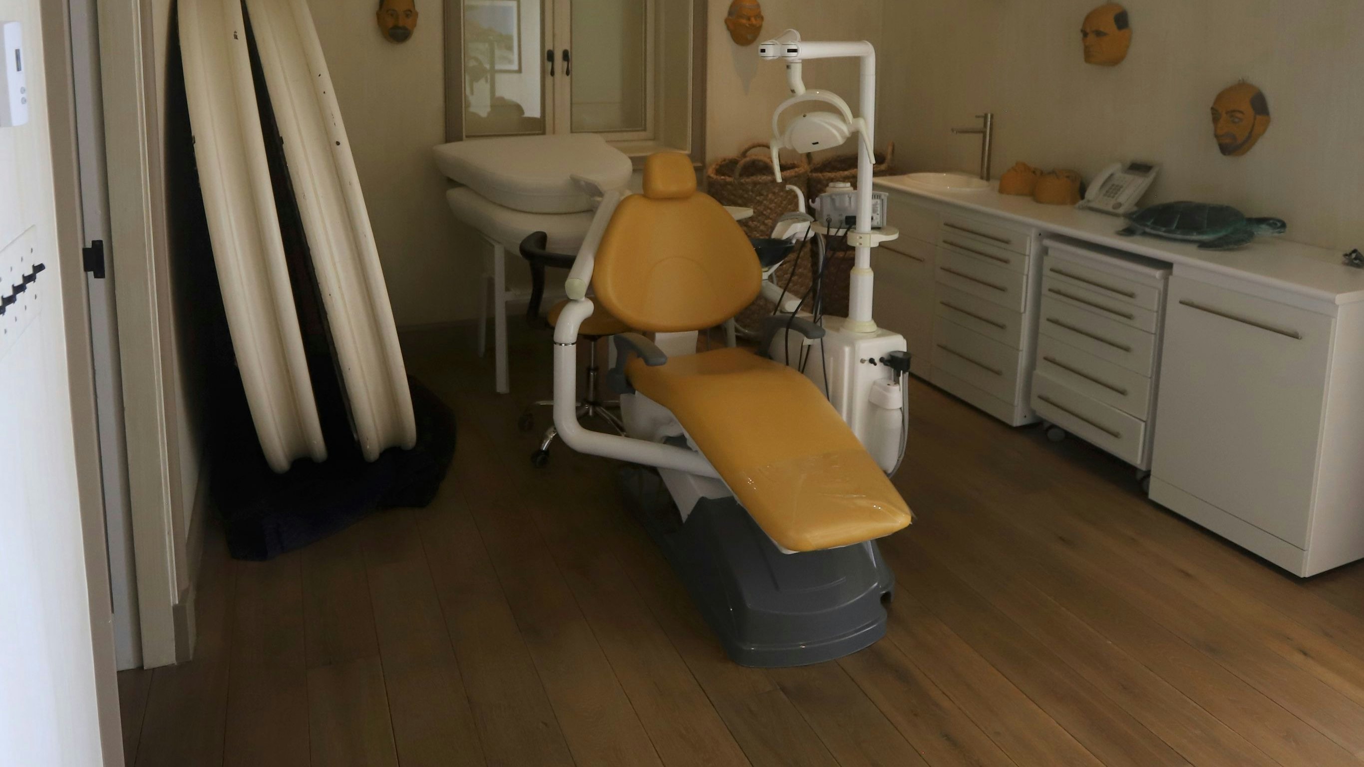 Heute.at - Insel des Grauens: Die Fotos aus der Epstein-Villa