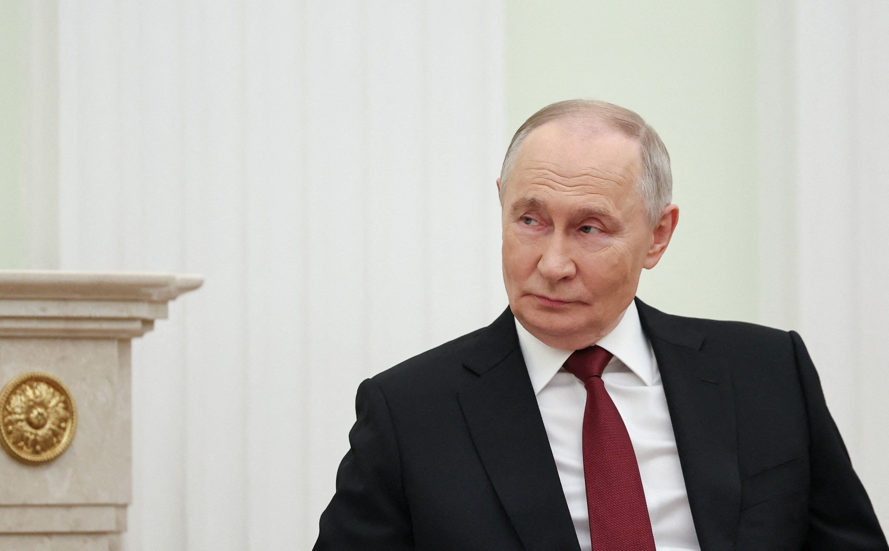 Russlands Präsident Wladimir Putin wird in einem Untersuchungsbericht für den Tod einer britischen Mutter im Zusammenhang mit dem Nowitschok-Anschlag verantwortlich gemacht.