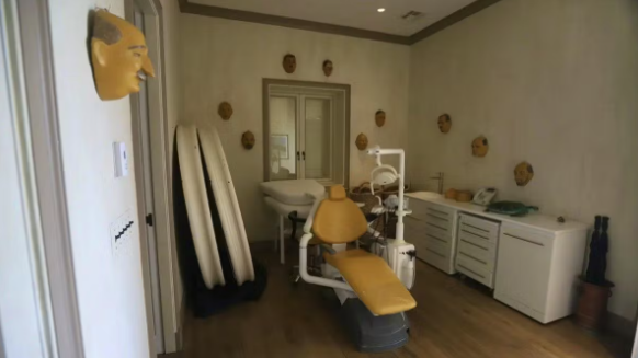 Heute.at - Neue Fotos zeigen verstörende Details aus Epsteins Welt