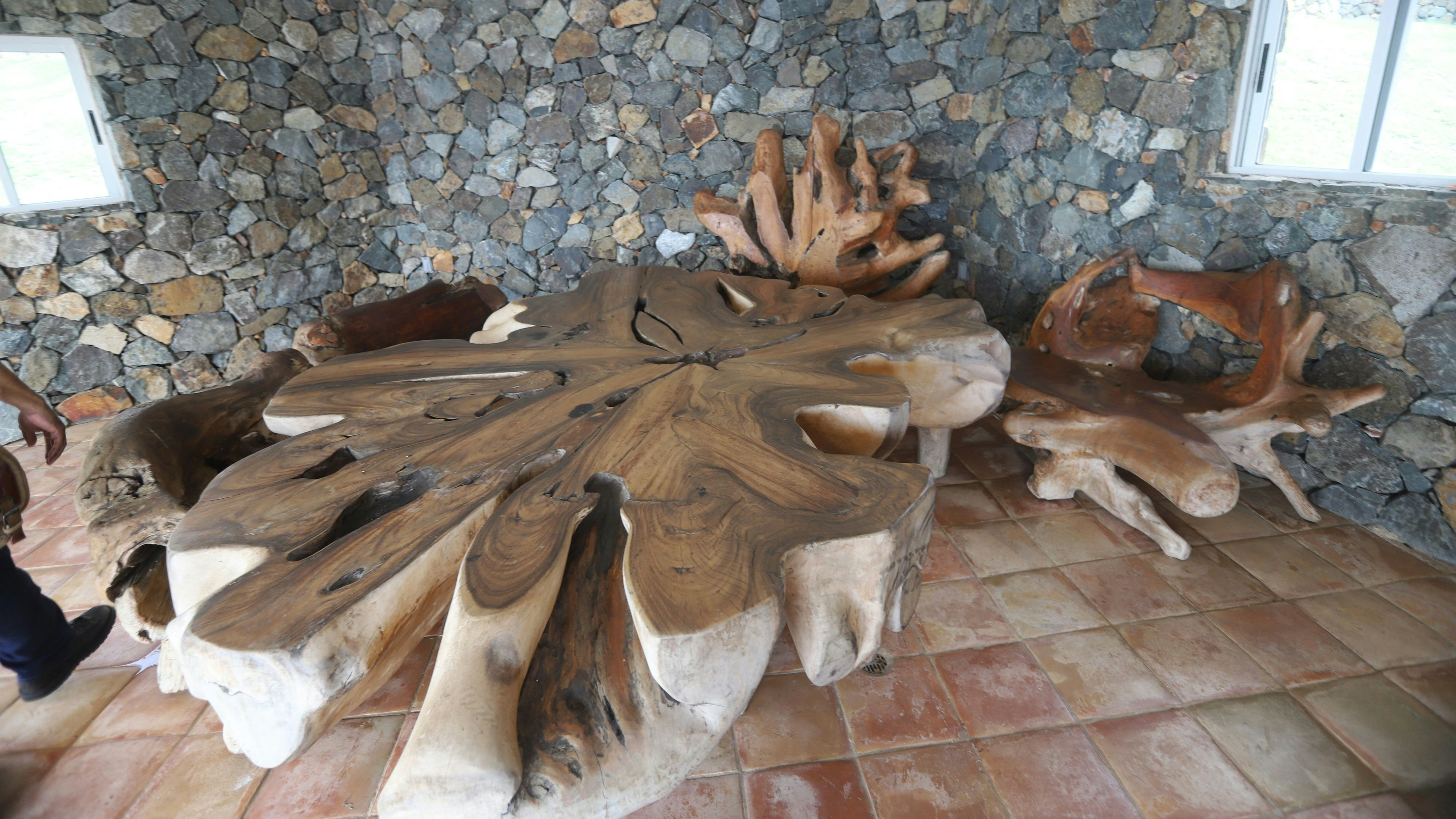 Bilder und Videos aus dem Jahr 2020 zeigen das Haus des verstorbenen Sexualstraftäters Jeffrey Epstein