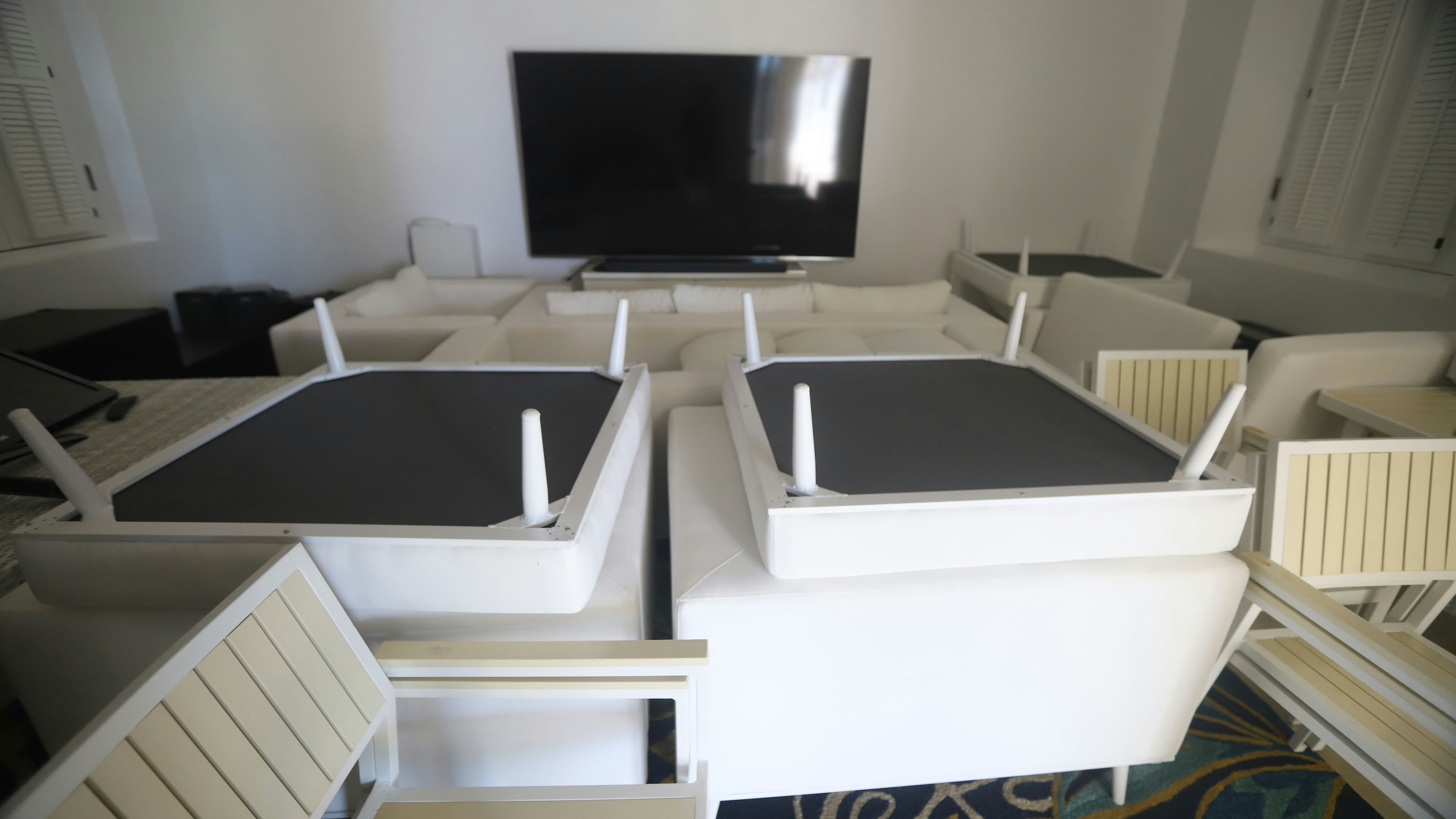 Bilder und Videos aus dem Jahr 2020 zeigen das Haus des verstorbenen Sexualstraftäters Jeffrey Epstein