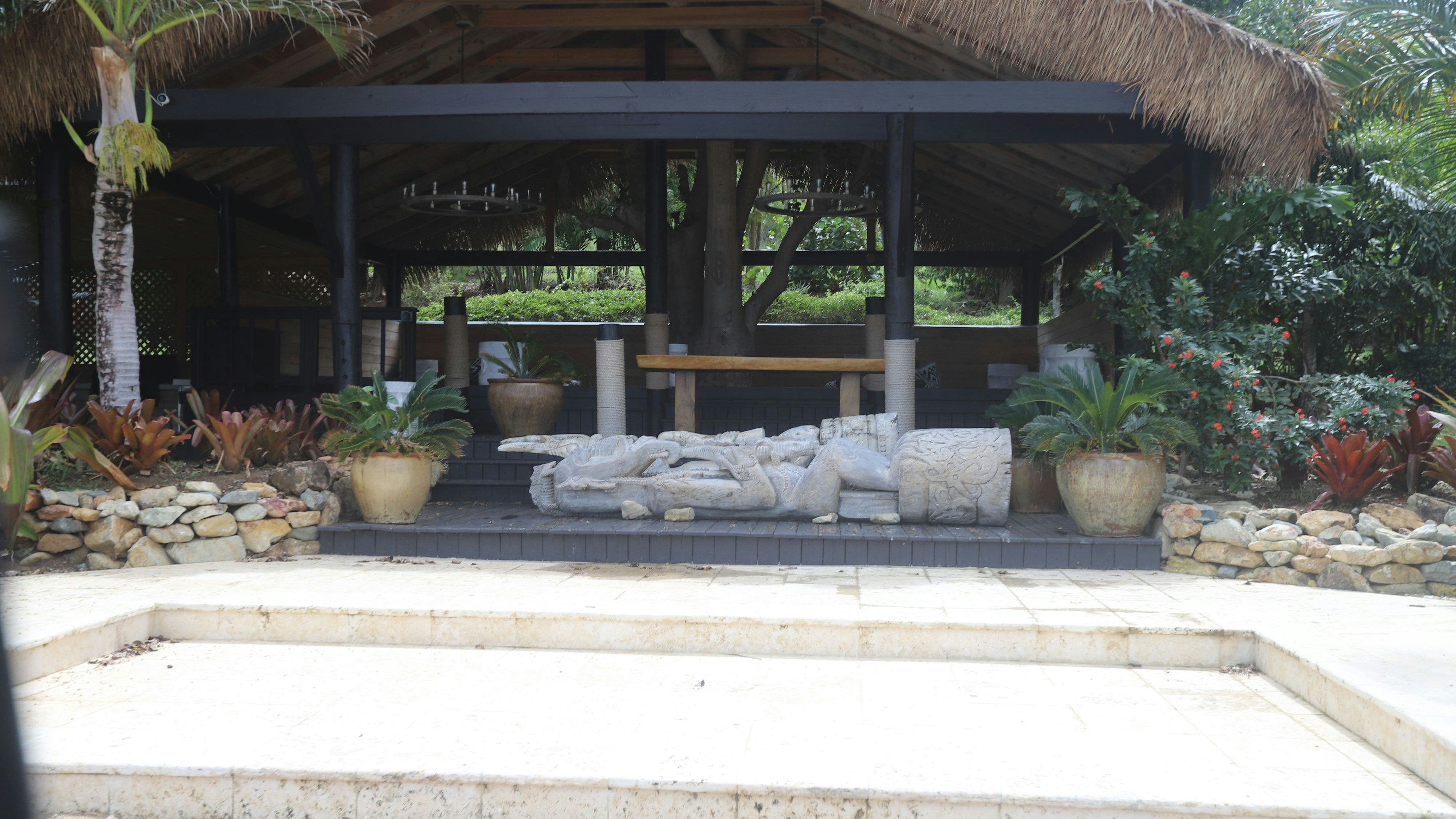 Bilder und Videos aus dem Jahr 2020 zeigen das Haus des verstorbenen Sexualstraftäters Jeffrey Epstein