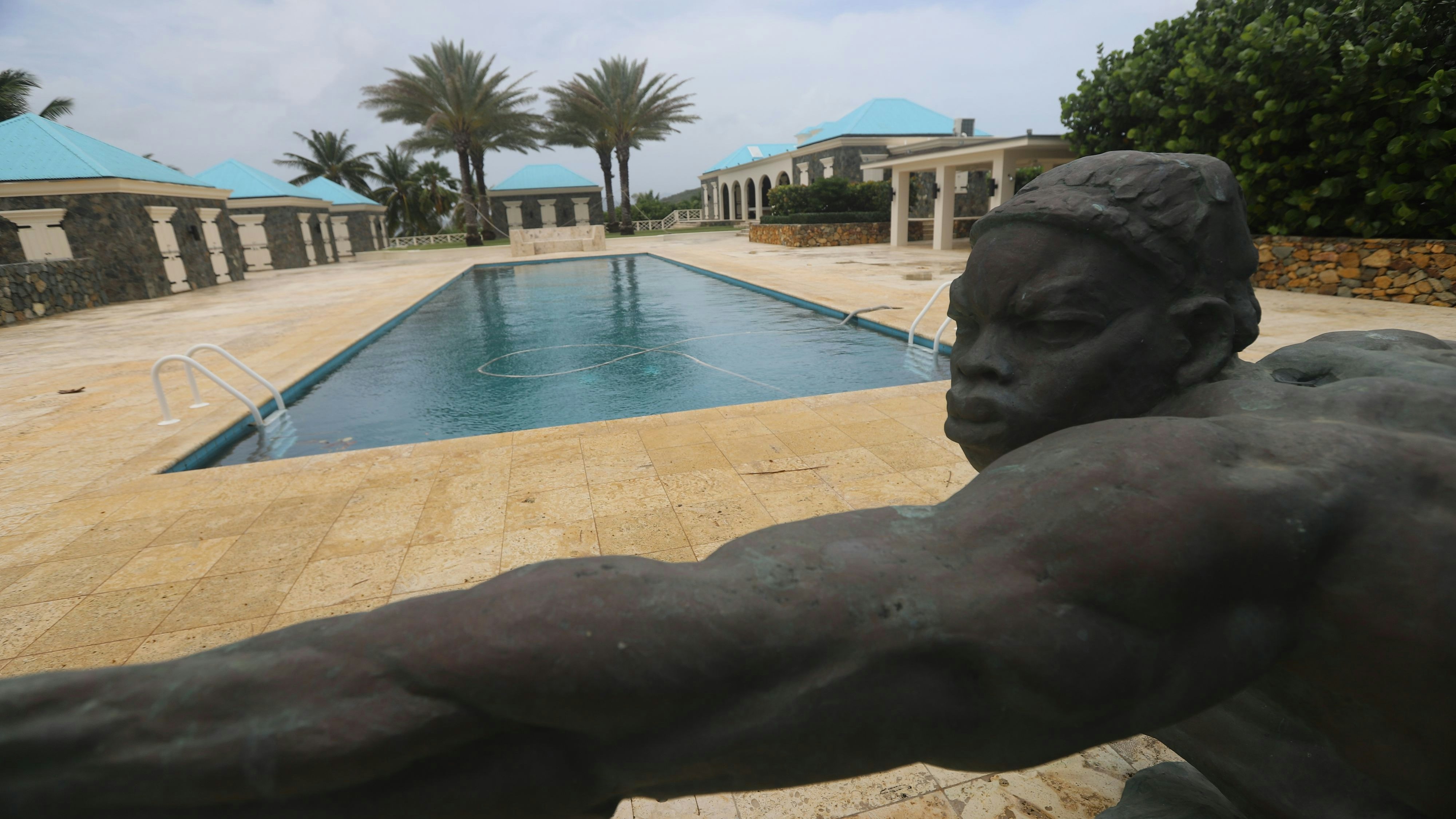 Auf der Insel befinden sich mehrere Pools