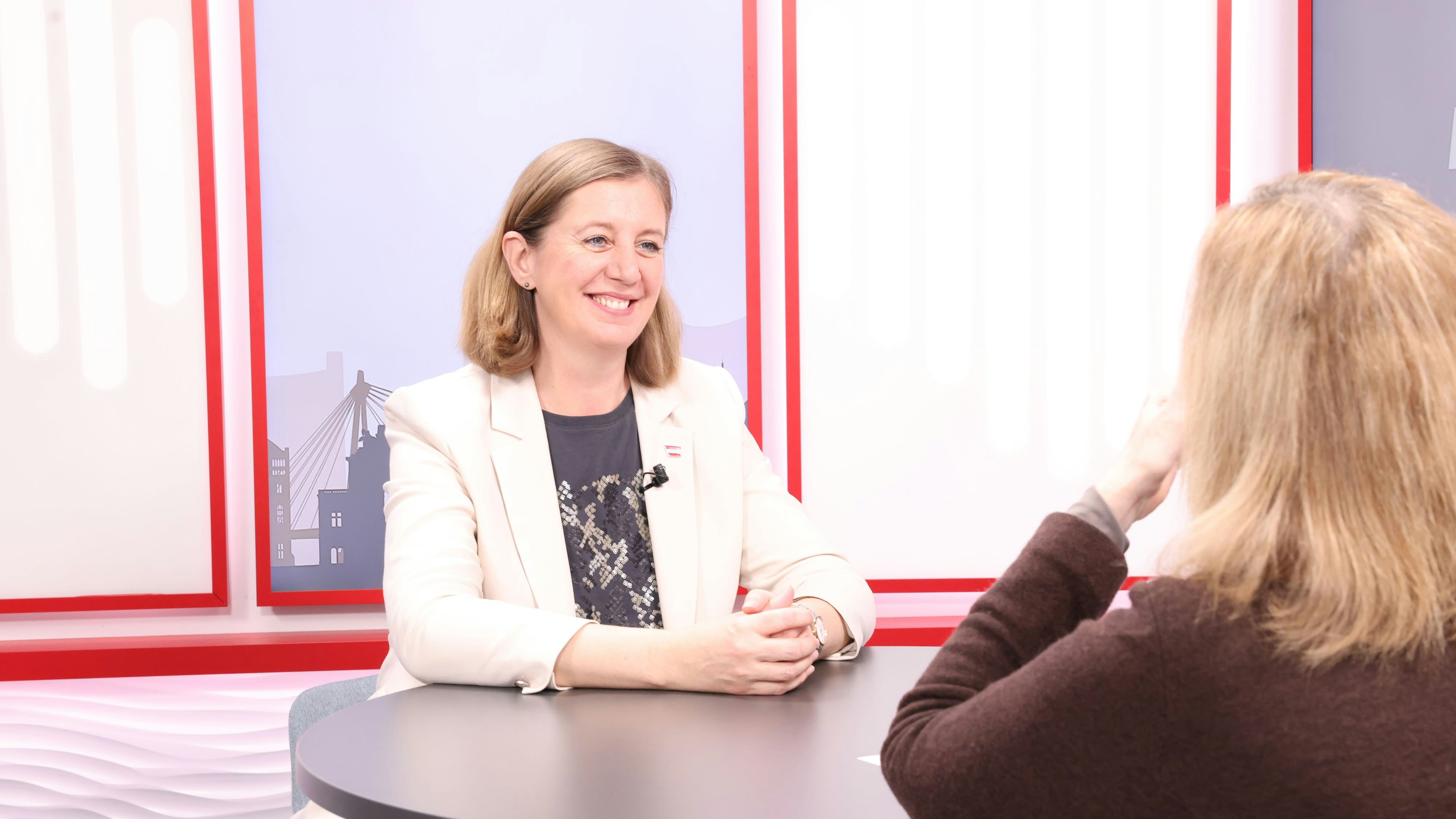 Eine Erhöhung der Grundsteuer, um den gemeinden mehr Geld in die Kassen zu spülen, lehnt Eibinger-Miedl ab.