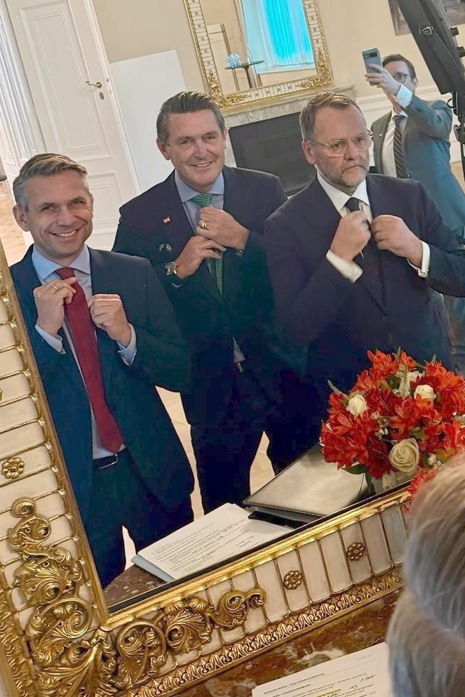 Deregulierungs-Rat Pack: Geht hier Wolfgang Hattmannsdorfer, Peter Hanke und Sepp Schellhorn der Knopf auf?