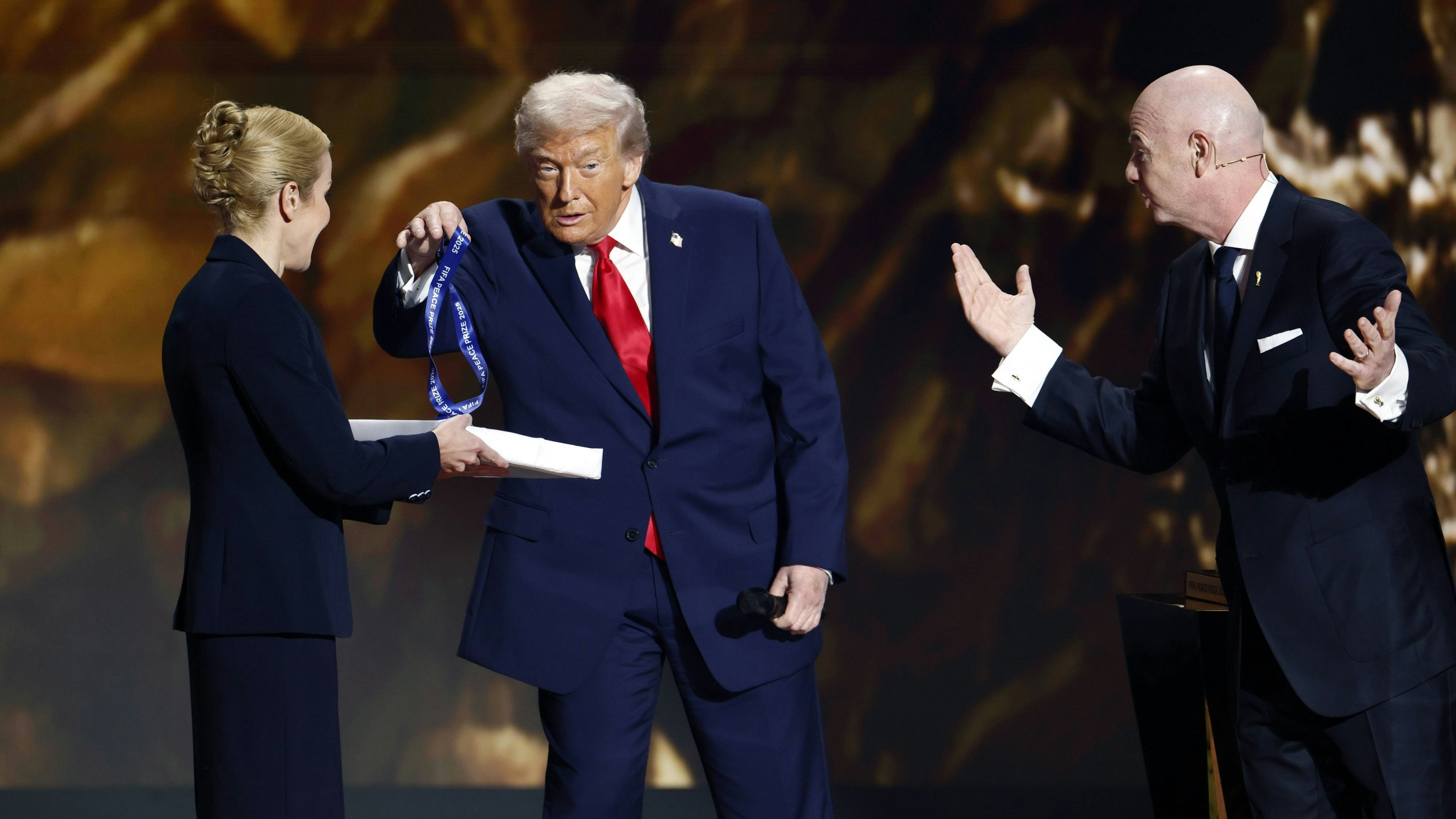 Heute.at - Auslosung wird zur Farce! Trump bekommt Friedenspreis