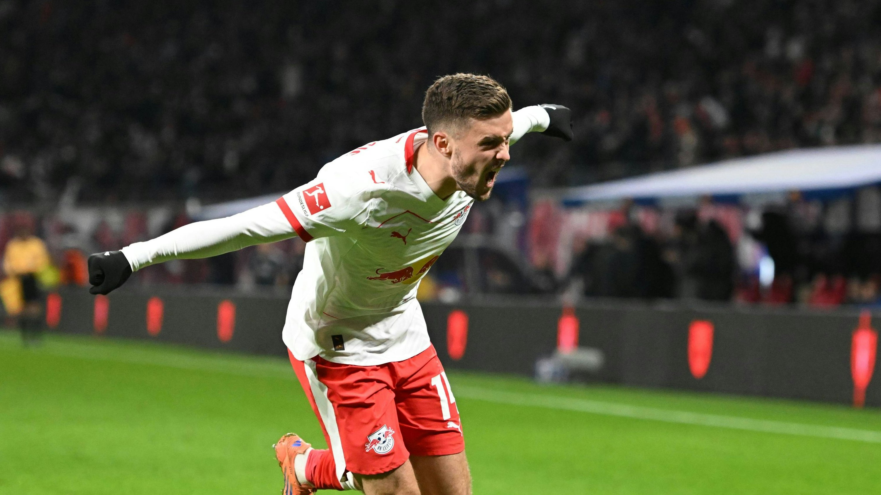 RECORD DATE NOT STATED Christoph Baumgartner 14 RB Leipzig in Aktion auf dem Spielfeld Spieler in Aktion *** Christoph Baumgartner 14 RB Leipzig in action on the pitch Players in action Copyright: xspeedshotx