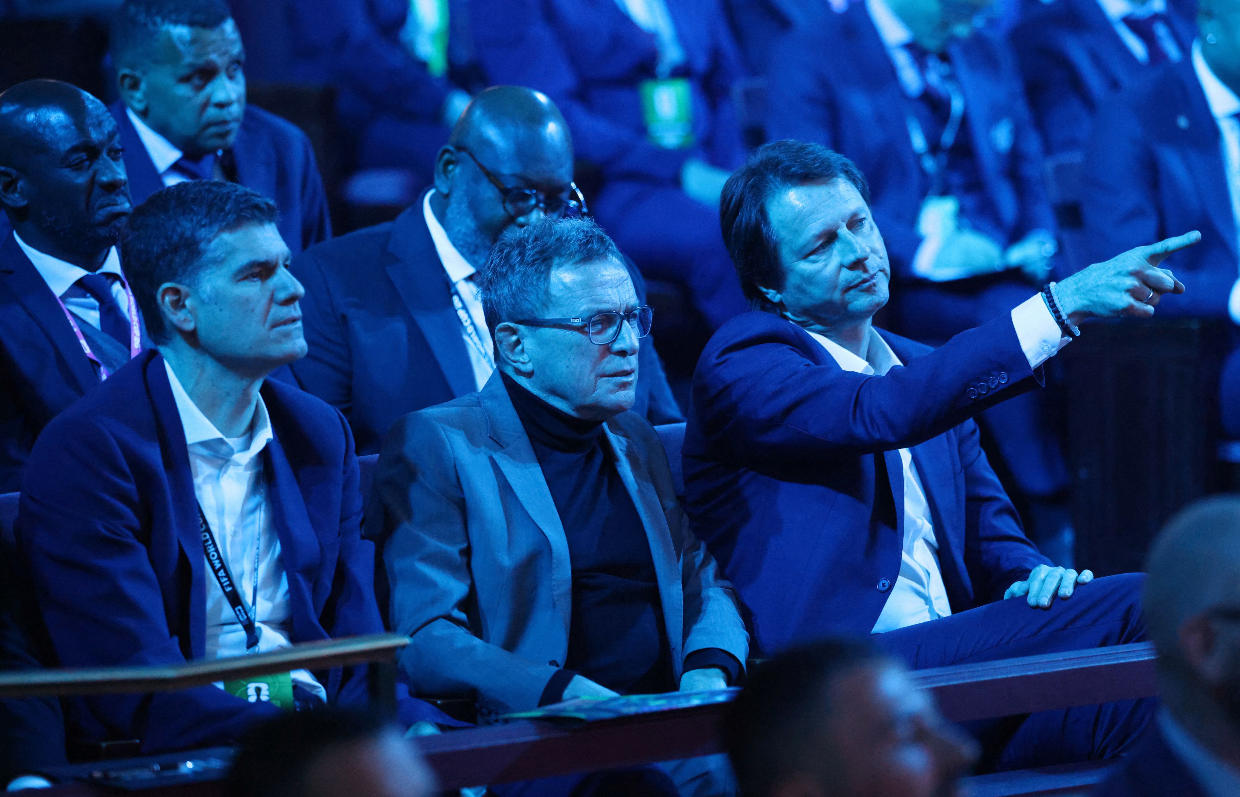 ÖFB-Teamchef Ralf Rangnick mit Sportdirektor Peter Schöttel und Geschäftsführer Bernhard Neuhold bei der WM-Auslosung. 