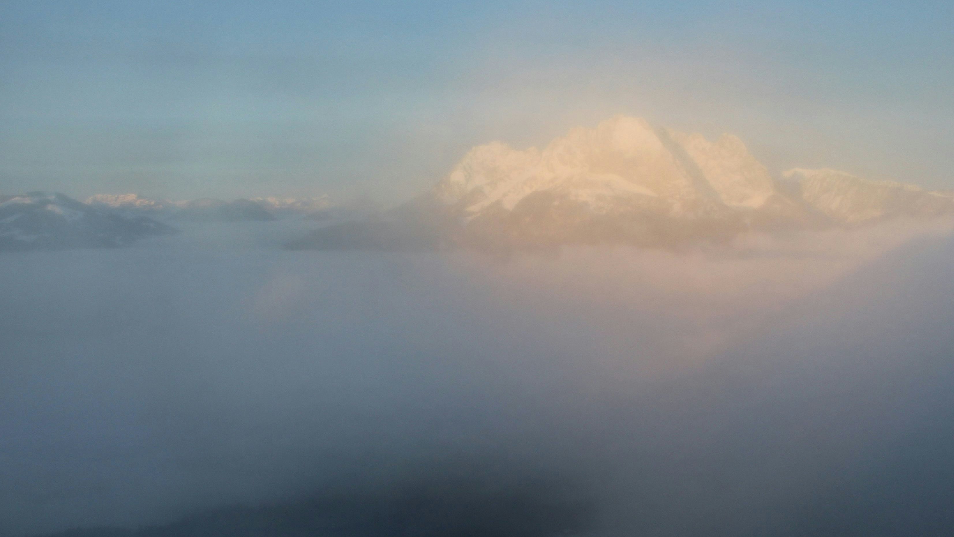 Blick auf den Wilden Kaiser von St. Johann in Tirol am Samstagmorgen.