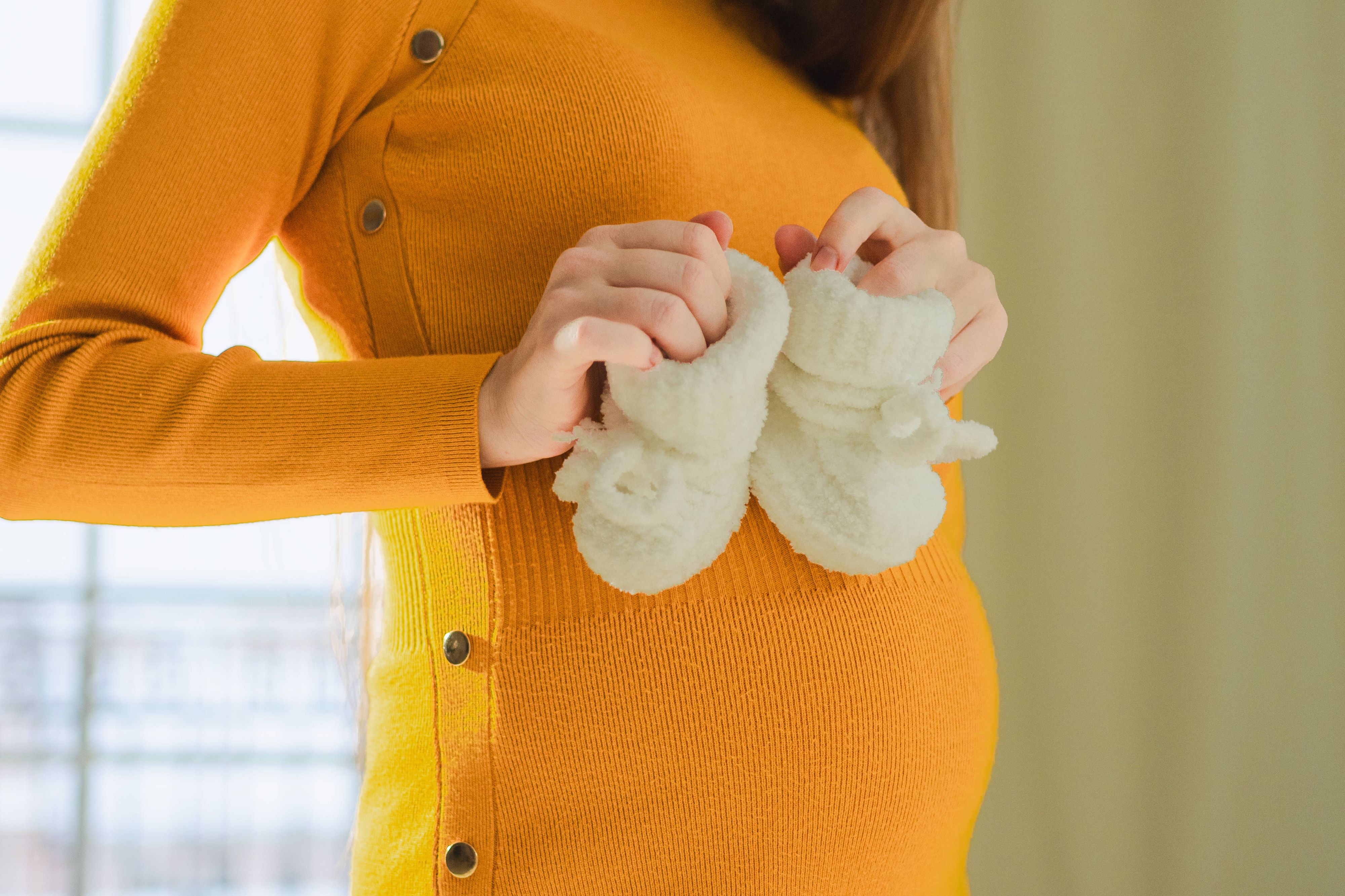 Ein 50-Jährige wurde verurteilt, weil sie Geburtsbilder ihrer Tochter ohne Zustimmung veröffentlicht hat.