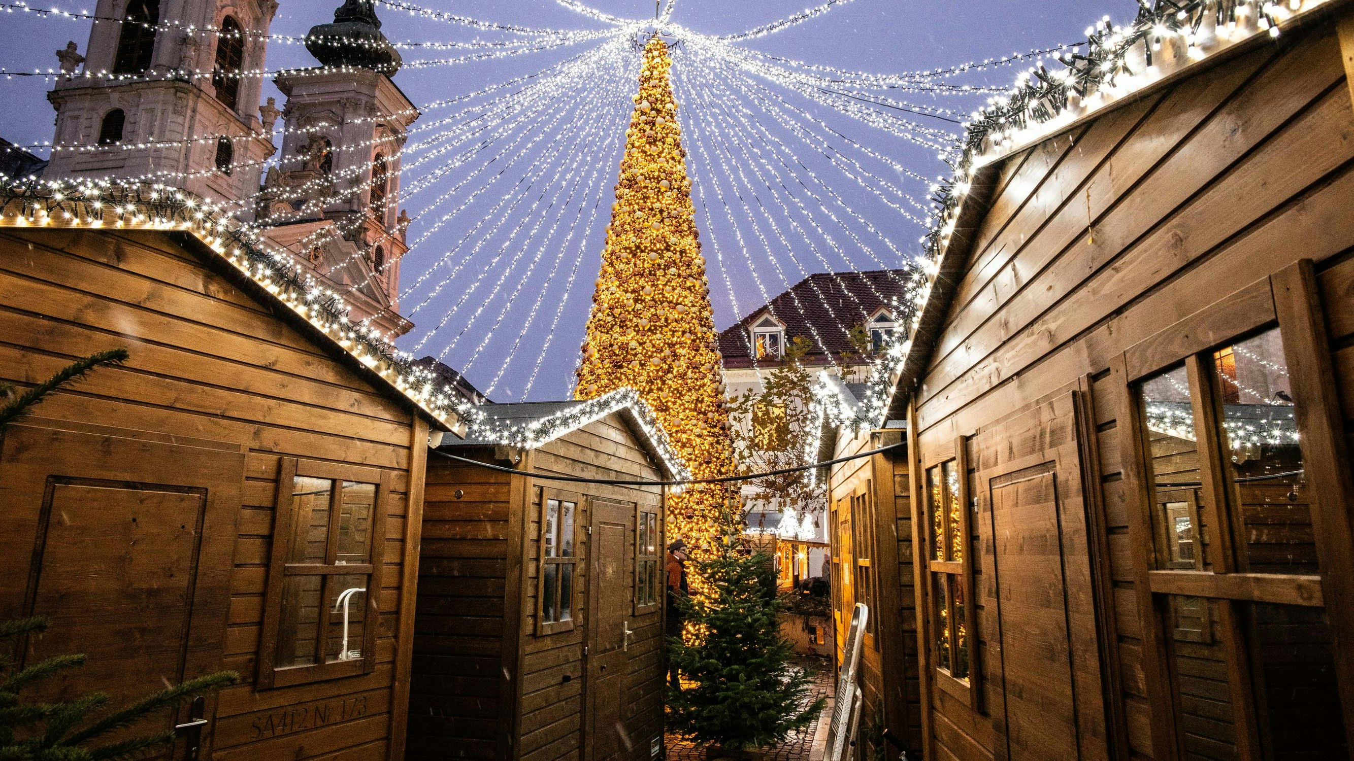 Heute.at - Pfand schon bei 5 Euro! Überraschung bei Adventmarkt