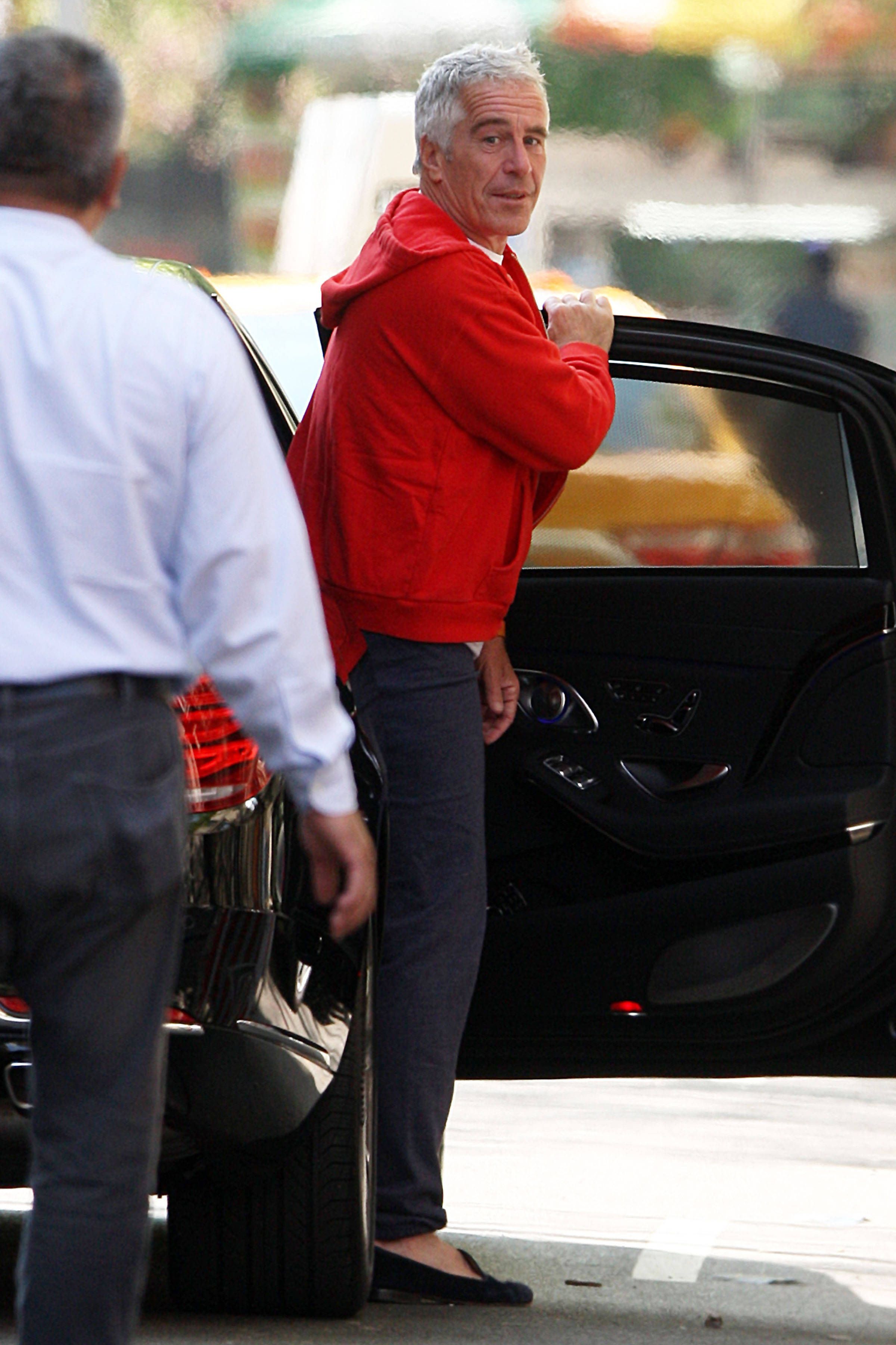 Die US-Regierung muss bis zum 19. Dezember alle nicht klassifizierten Unterlagen zum Fall <strong>Jeffrey Epstein</strong> veröffentlichen. Grundlage ist ein Gesetz, das Donald Trump unterzeichnet hat.