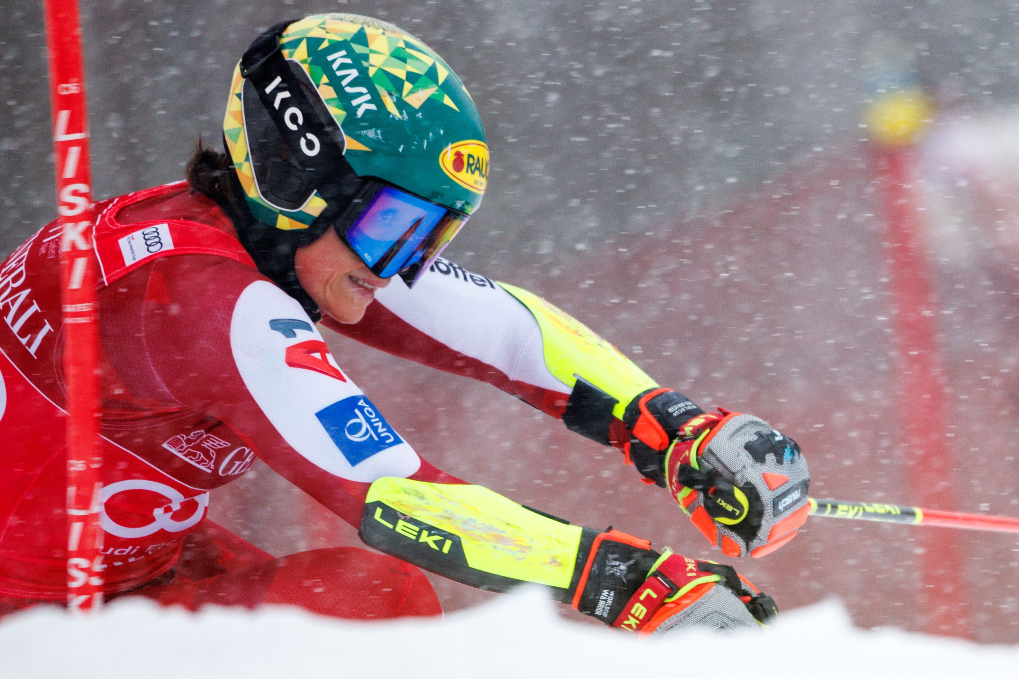 ÖSV-Star Julia Scheib darf sich freuen. 