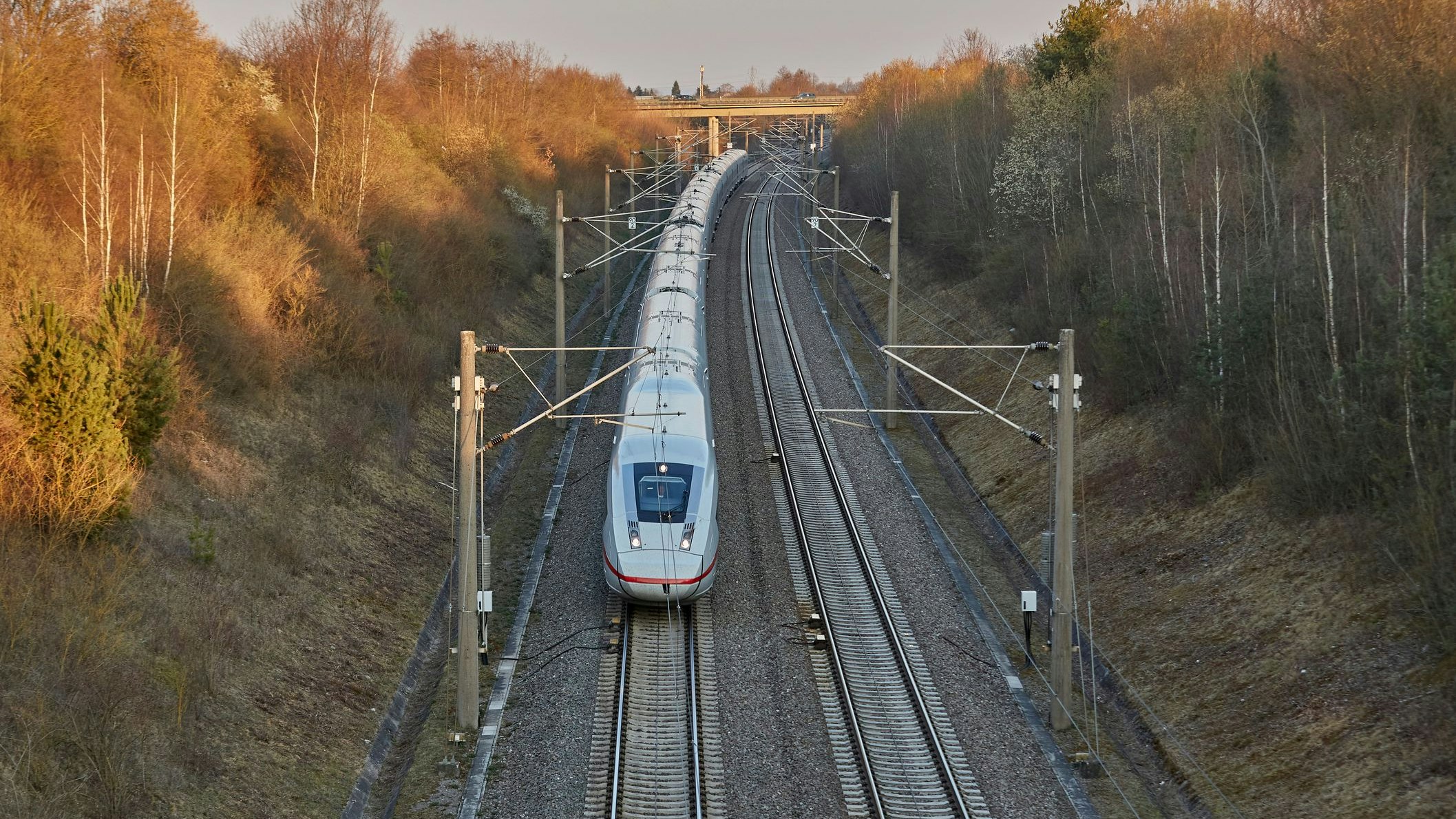 Heute.at - Mutter schlägt Sohn (6) im TGV – Fahrgäste greifen ein