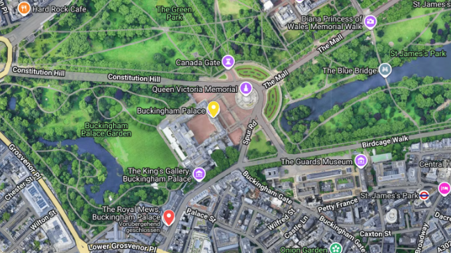 Die Royal Mews (rot), wo es den Pop-up-Weihnachtsstore gibt, befinden sich in der Nähe des Buckingham-Palasts (gelb).