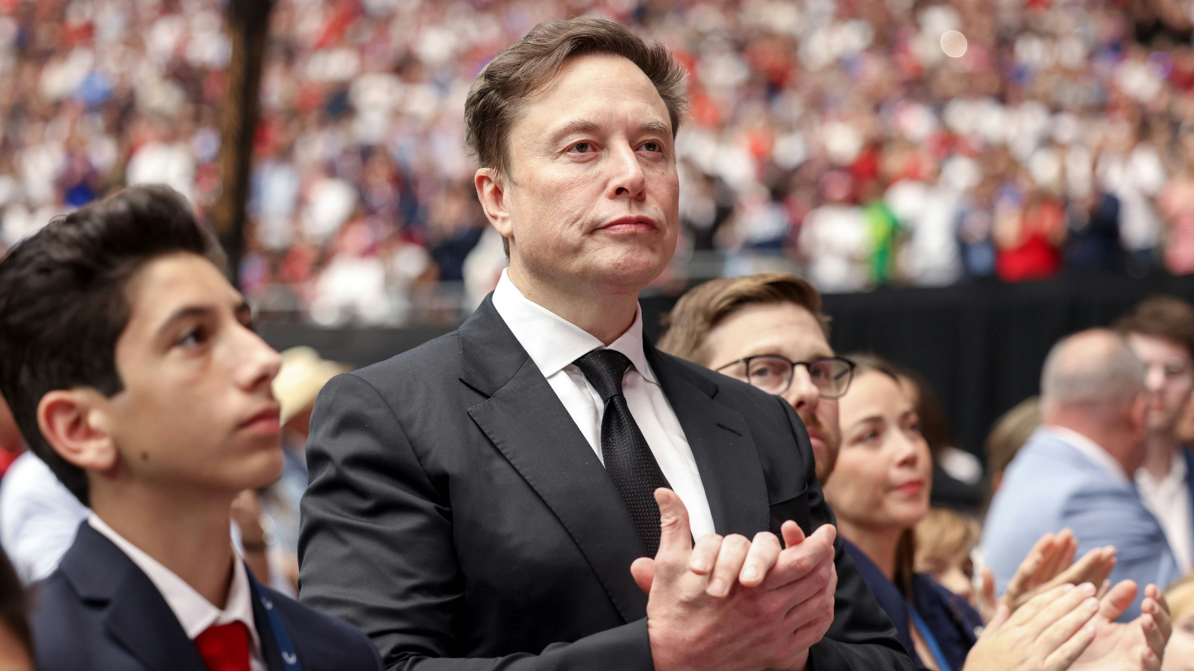 Heute.at - Völlig verrückt – EU-Kommission legt sich mit Musk an