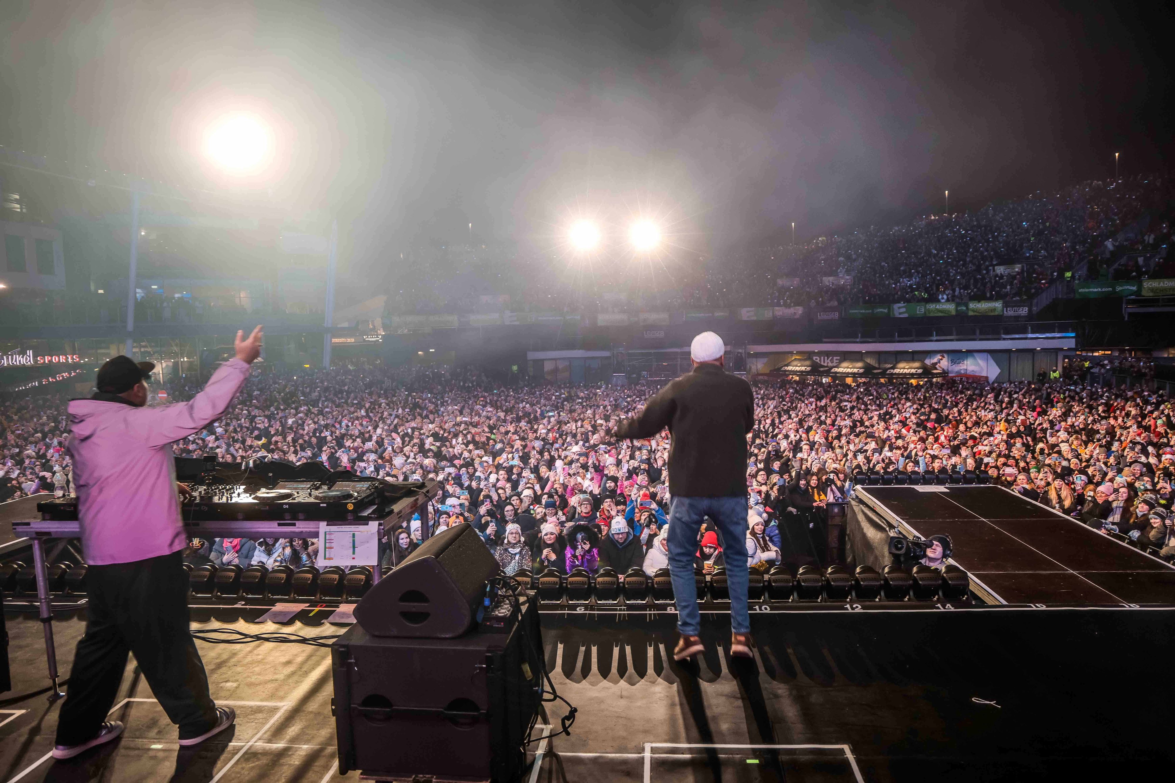 DJ Ötzi heizte das Publikum richtig auf.