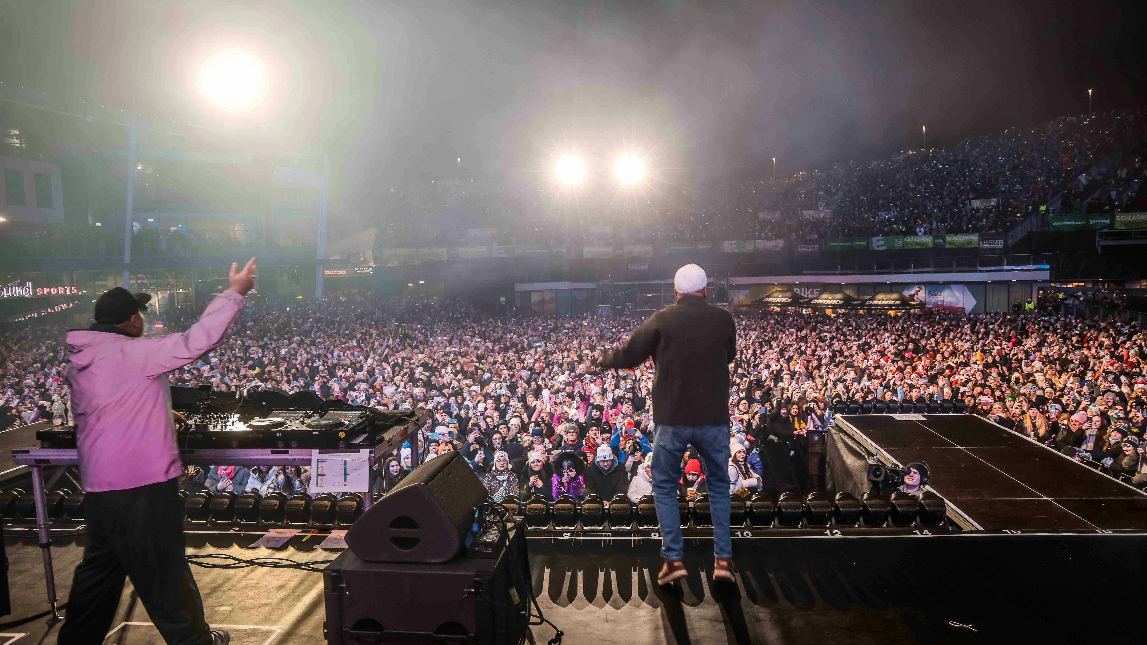 Heute.at - Fans wollten Backstreetboys – auf einmal kam DJ Ötzi