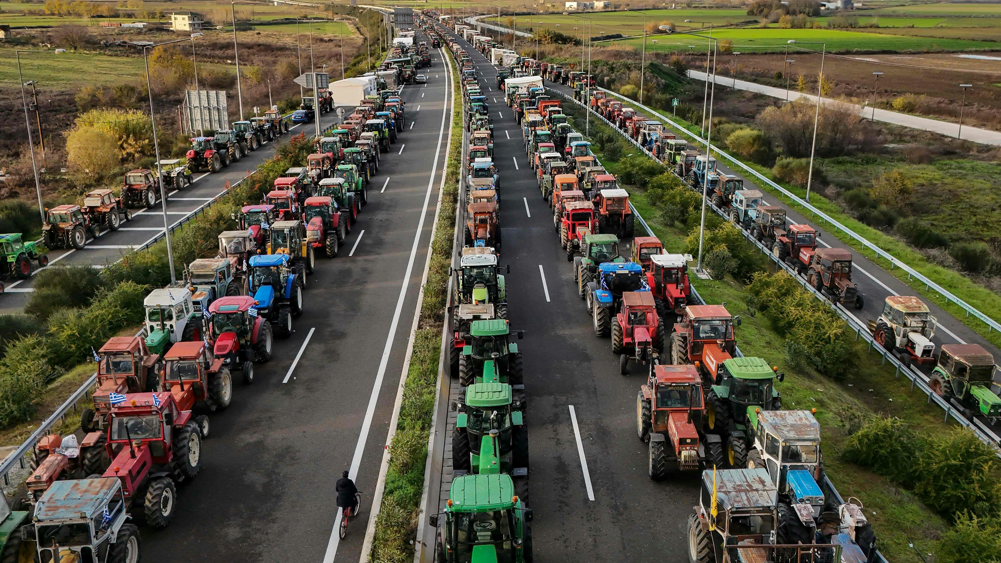 Heute.at - Bauernaufstand auf Kreta – Flughäfen blockiert