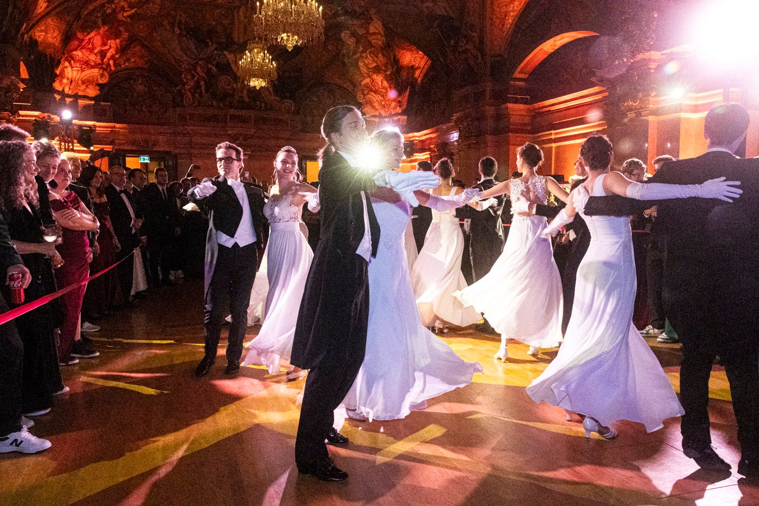 Heute.at - Der 6. Wiener HipHop Ball kehrt zurück