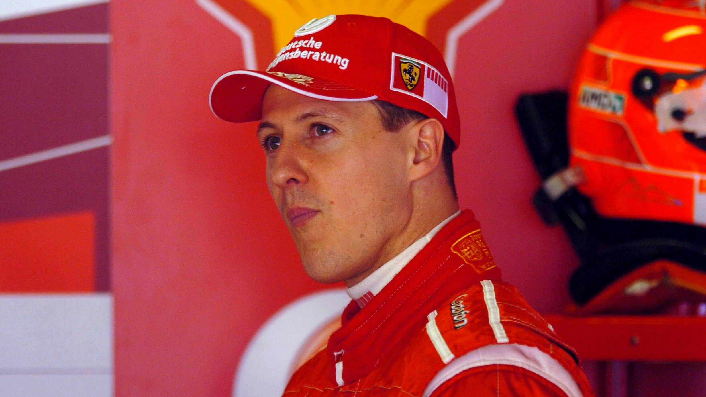Bildnummer: 02078114  Datum: 12.05.2006  Copyright: imago/Sven Simon Michael Schumacher (Deutschland / Ferrari) nachdenklich; Vdig, quer, Blick Großer Preis von Spanien 2006, Formel 1 Weltmeisterschaft, F1, F, GP, WM Barcelona Circuit de Catalunya Nachdenklichkeit,  Motorsport Grand Prix Herren Einzel Porträt pessimistisch Randmotiv Personen