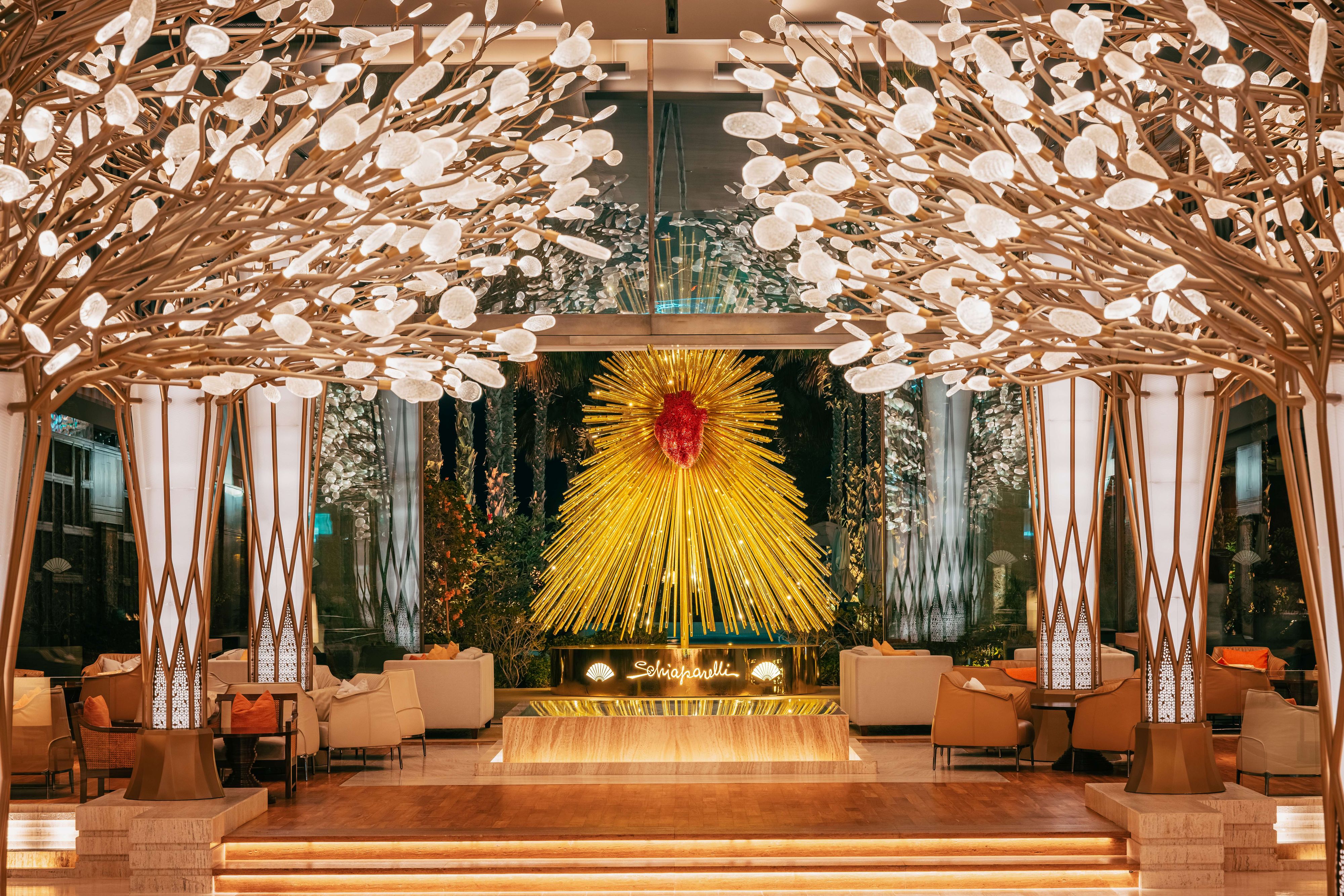 Heute.at - Luxus-Kunst: In Dubai geht das als Christbaum durch