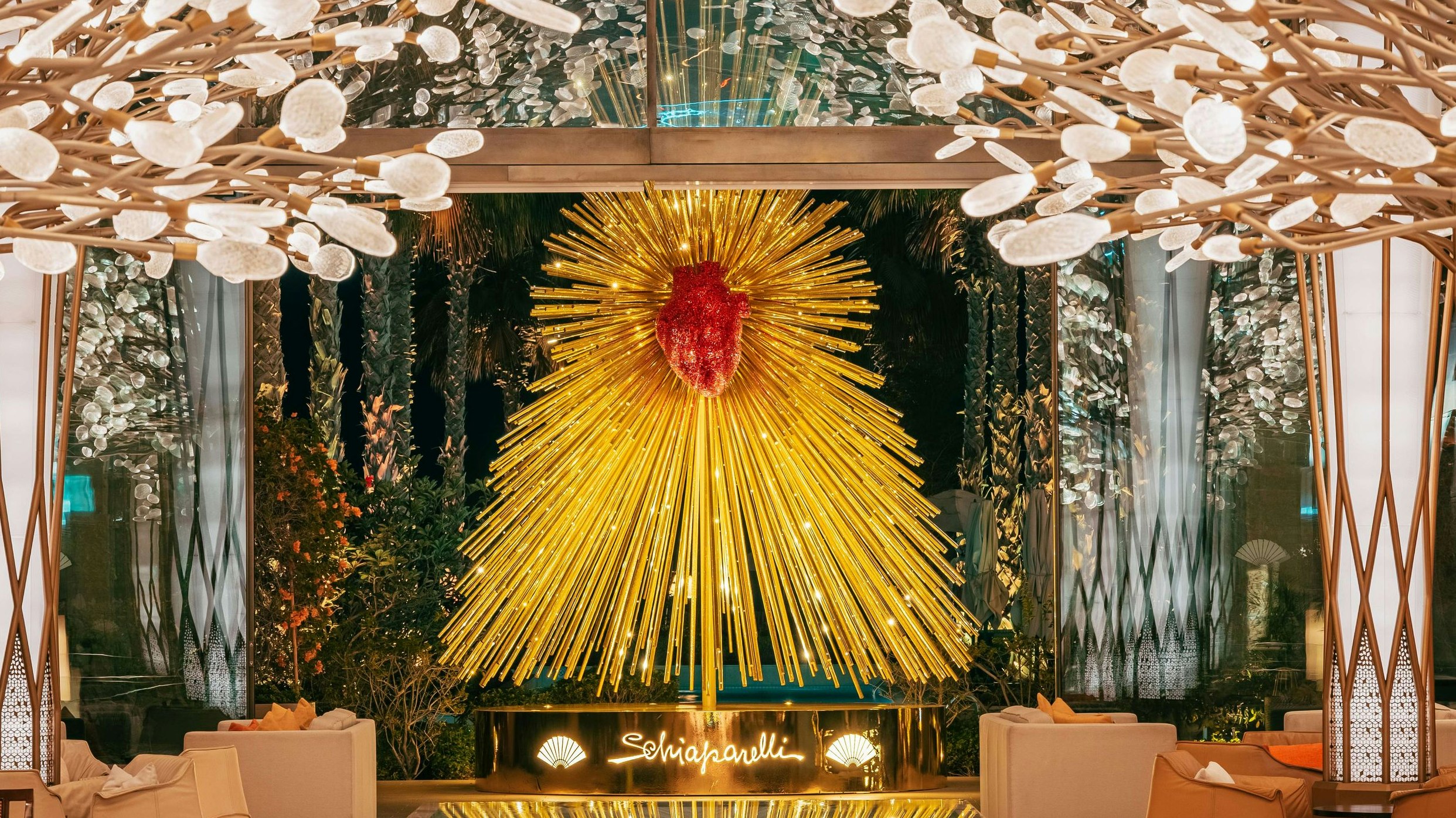 Heute.at - Luxus-Kunst: In Dubai geht das als Christbaum durch