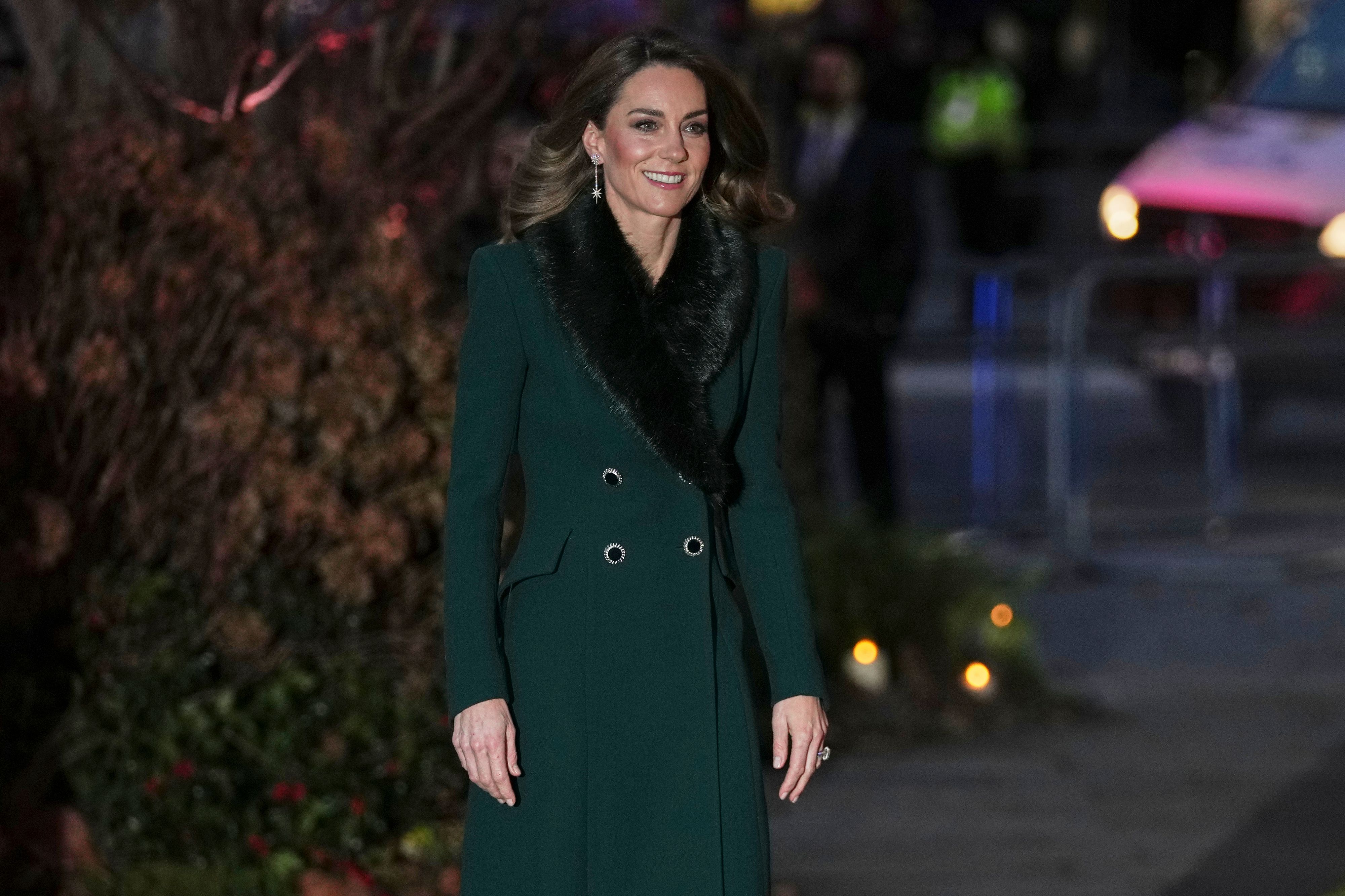 Heute.at - Das trug Prinzessin Kate unter ihrem Mantel-Kleid