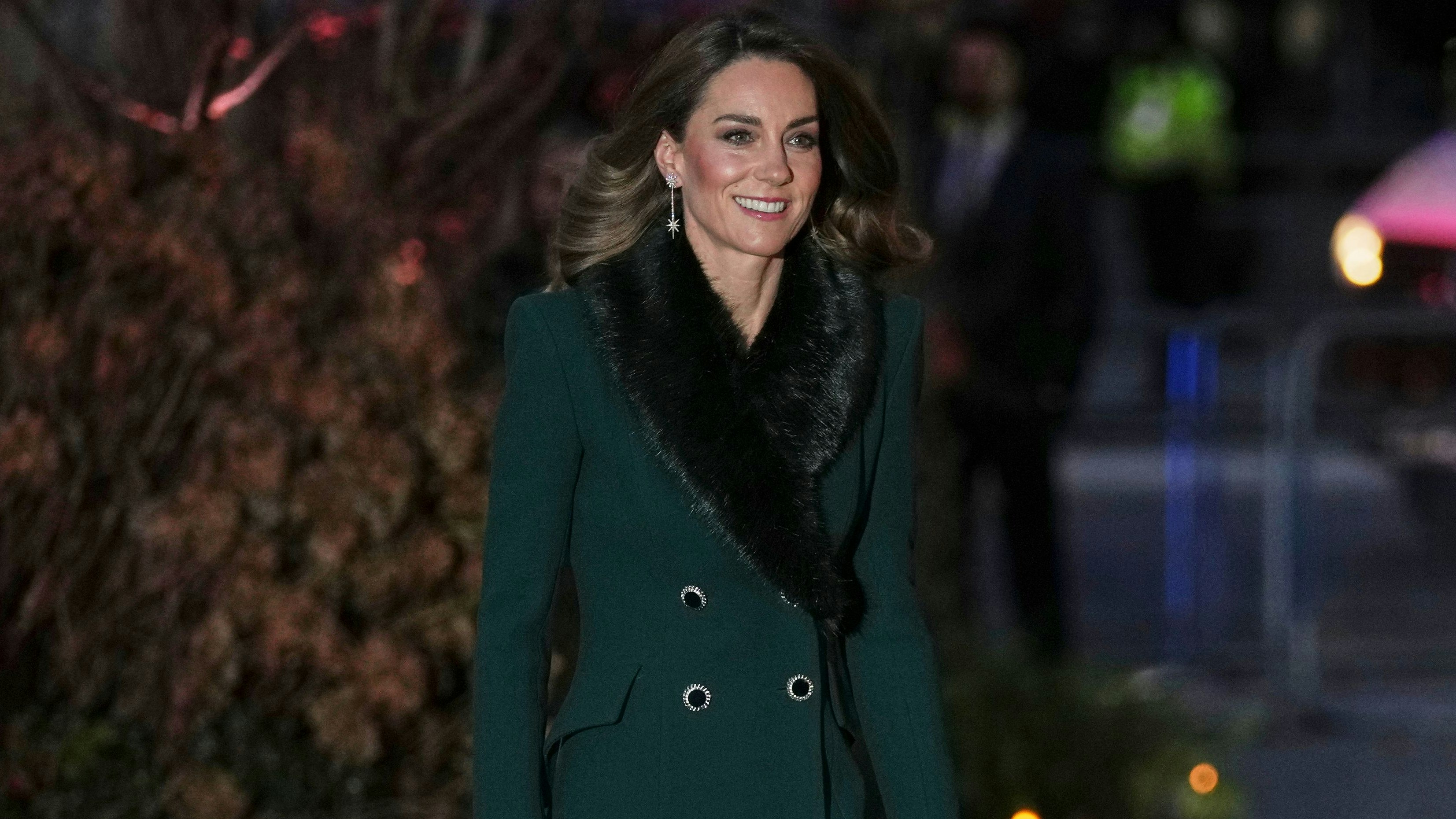 Heute.at - Das trug Prinzessin Kate unter ihrem Mantel-Kleid