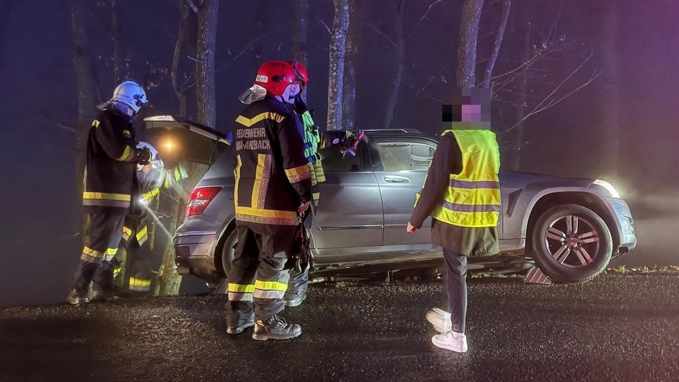 Heute.at - Absturz drohte – Pkw-Lenker kam von Fahrbahn ab