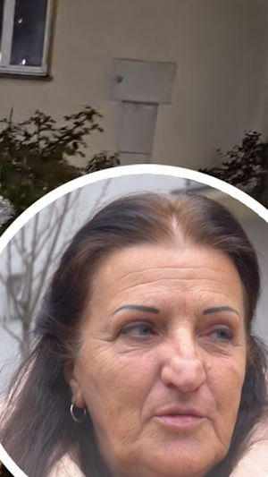 Weihnachtsdeko im Wiener Gemeindebau: Hausbesorgerin verwandelt Beet in Favoriten in ein neutrales Winter-Wunderland für das ganze Viertel.