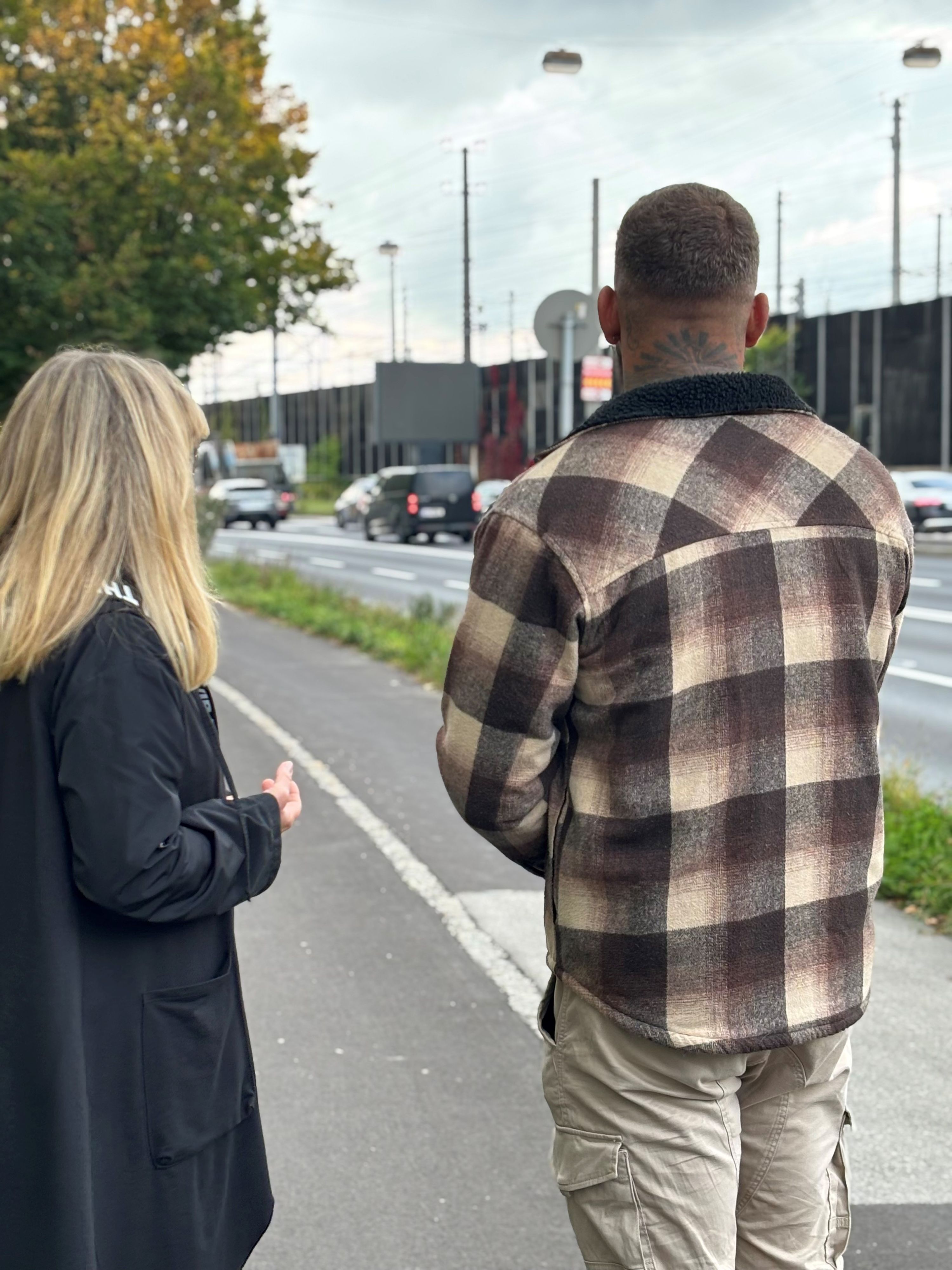 Heute.at - Lenker nutzt kurz sein Navi, muss 800 Euro zahlen