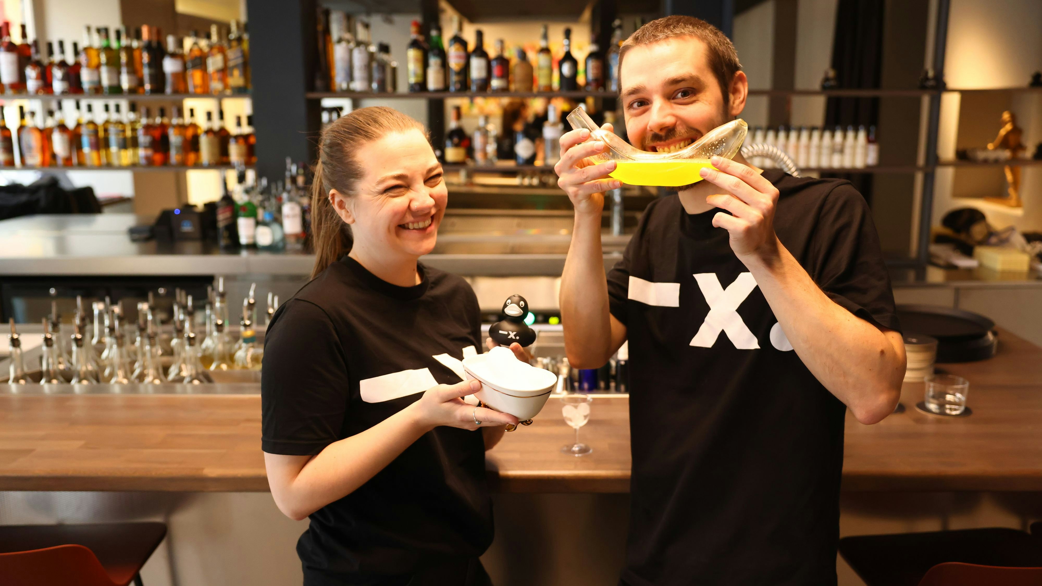 Heute.at - Prost! Hippe Bar bringt Badewannen-Cocktail in die City