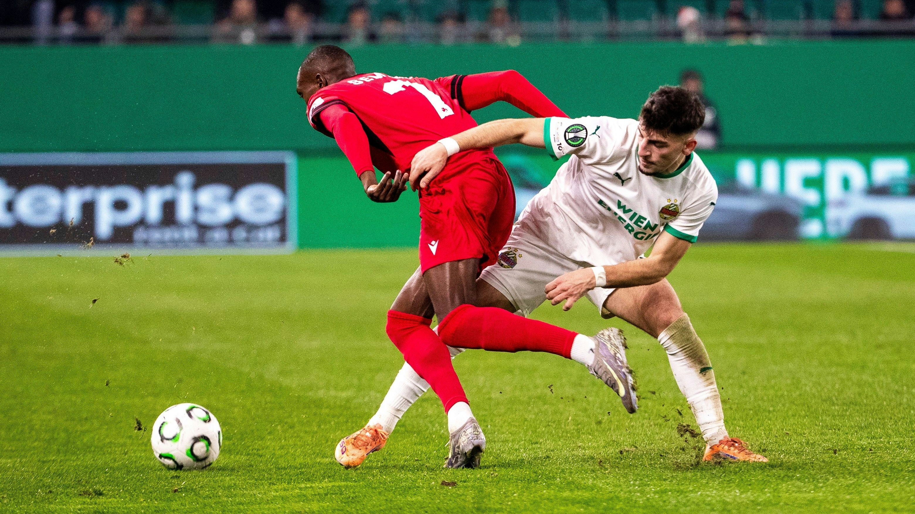 Heute.at - Drei Alu-Treffer – Rapid verliert auch fünftes Spiel