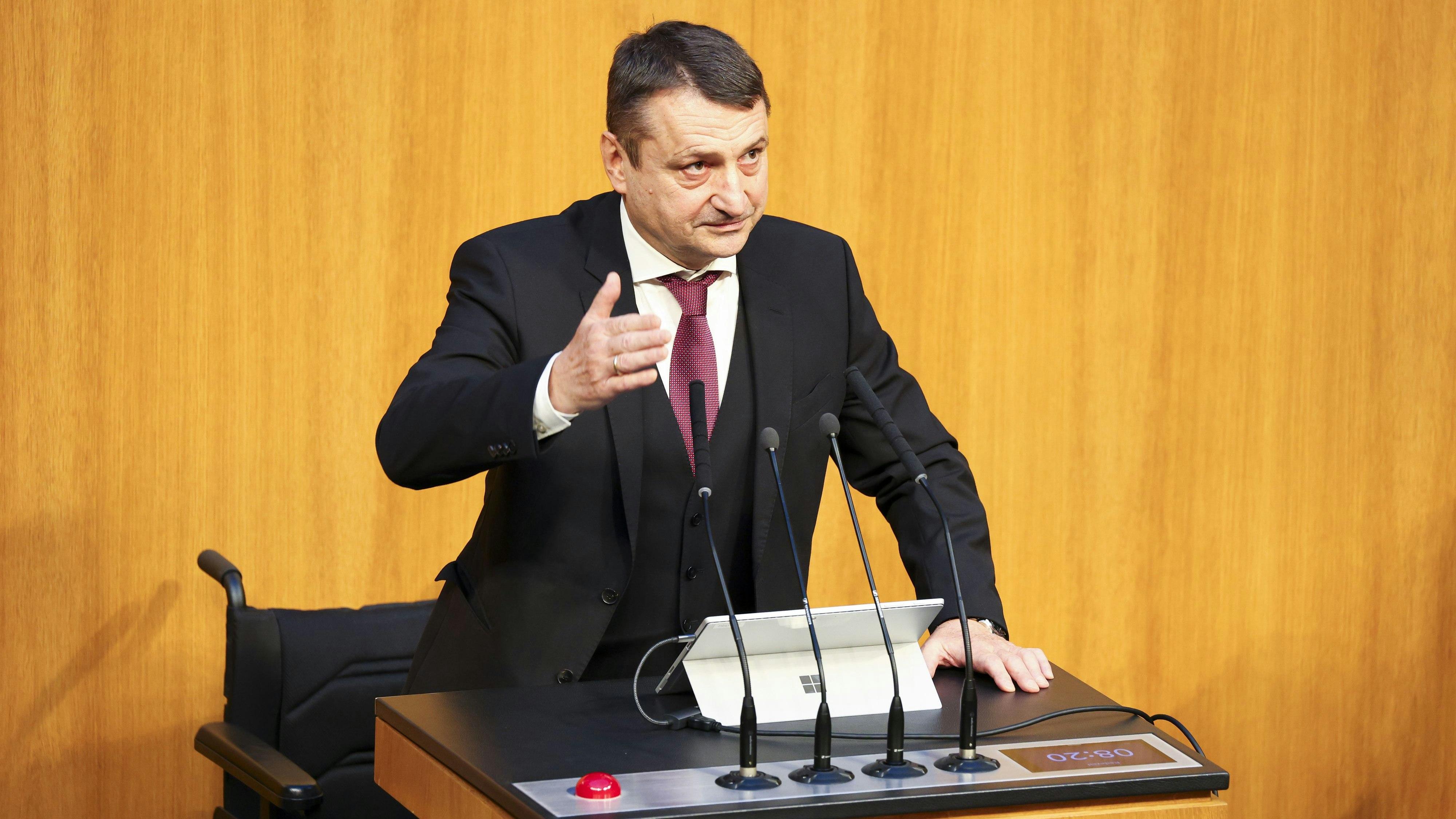 Heute.at - Erstmals KI-Rede im Nationalrat – so kam es dazu