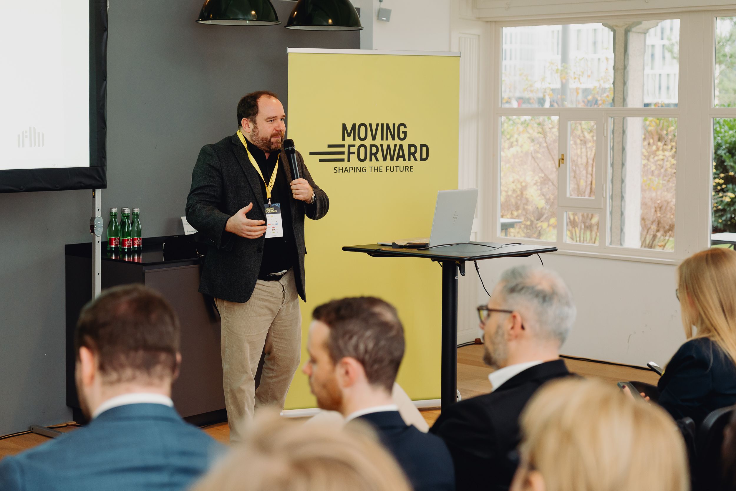 Christoph Haselmayer befragte als Meinungsforscher, wie Österreicher die Künstliche Intelligenz sehen.