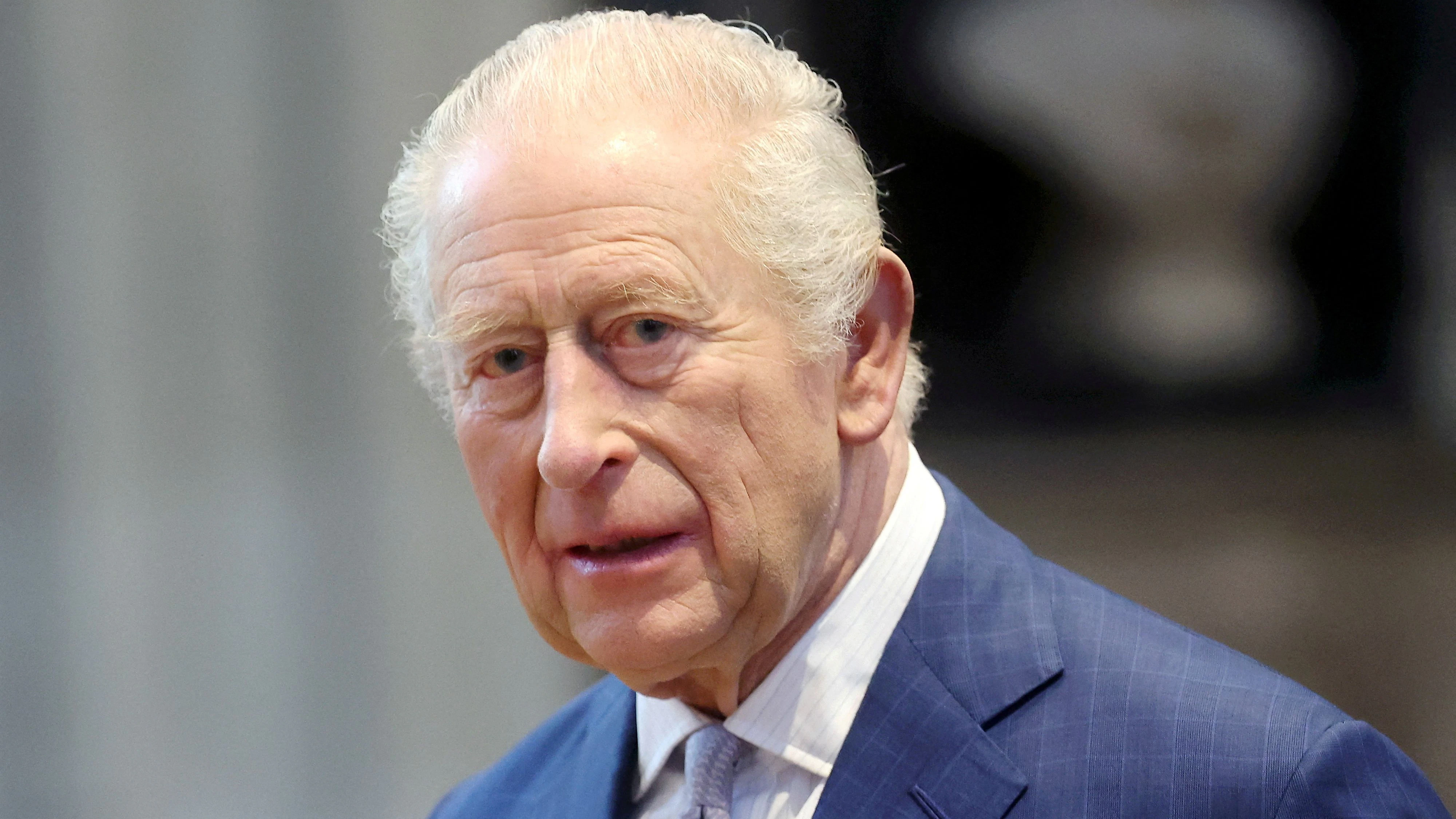 Heute.at - 27 Mio. für Charles – jetzt soll alles ans Licht kommen