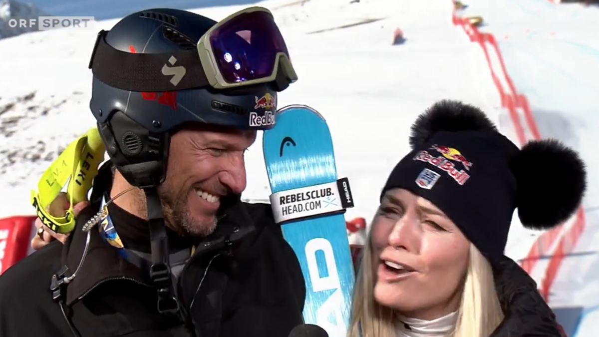 Aksel Lund Svindal gibt im ORF ein Interview, Lindsey Vonn crasht es. 