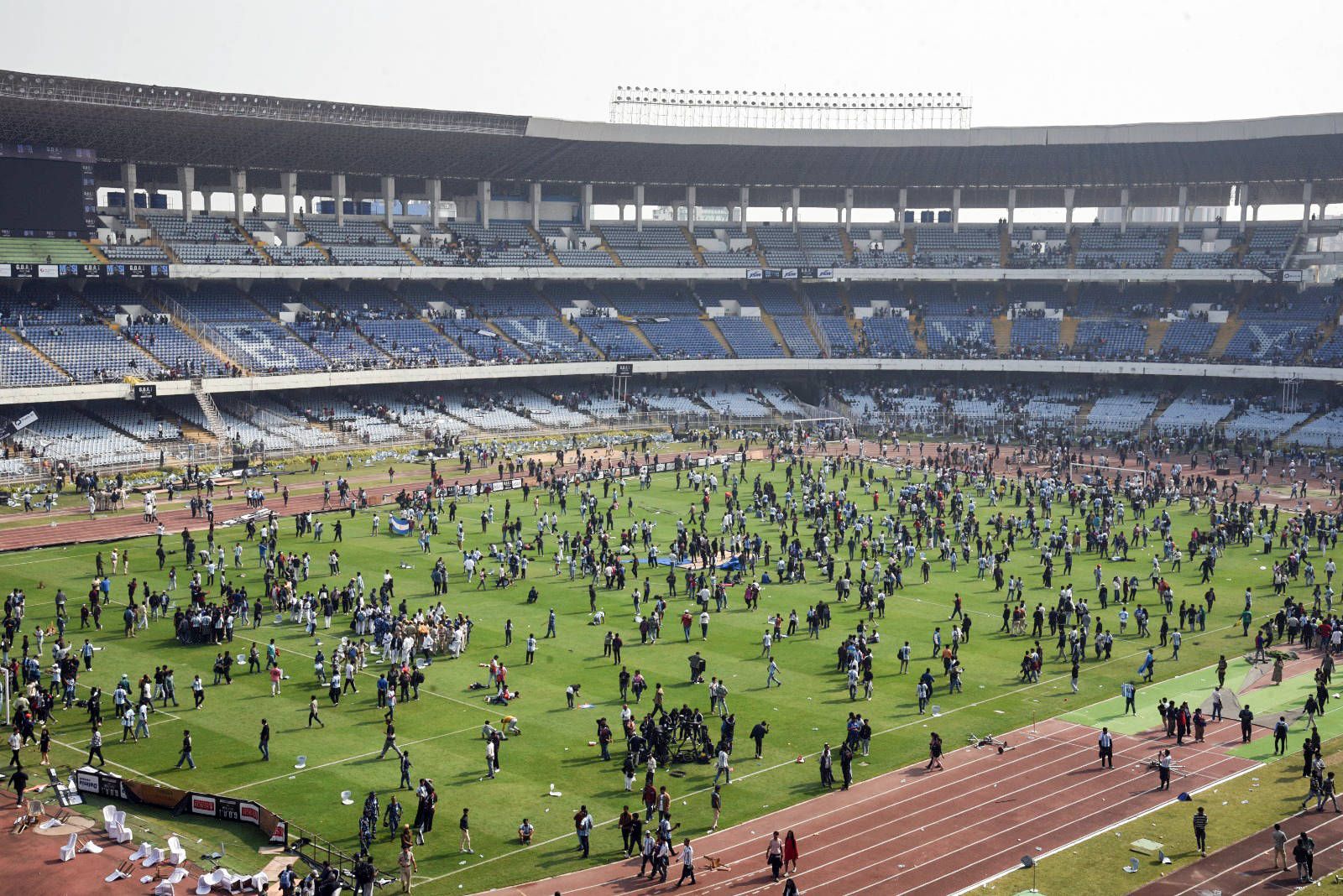 Beim Auftritt von Lionel Messi in Kolkata  ist es zu turbulenten Szenen gekommen. 