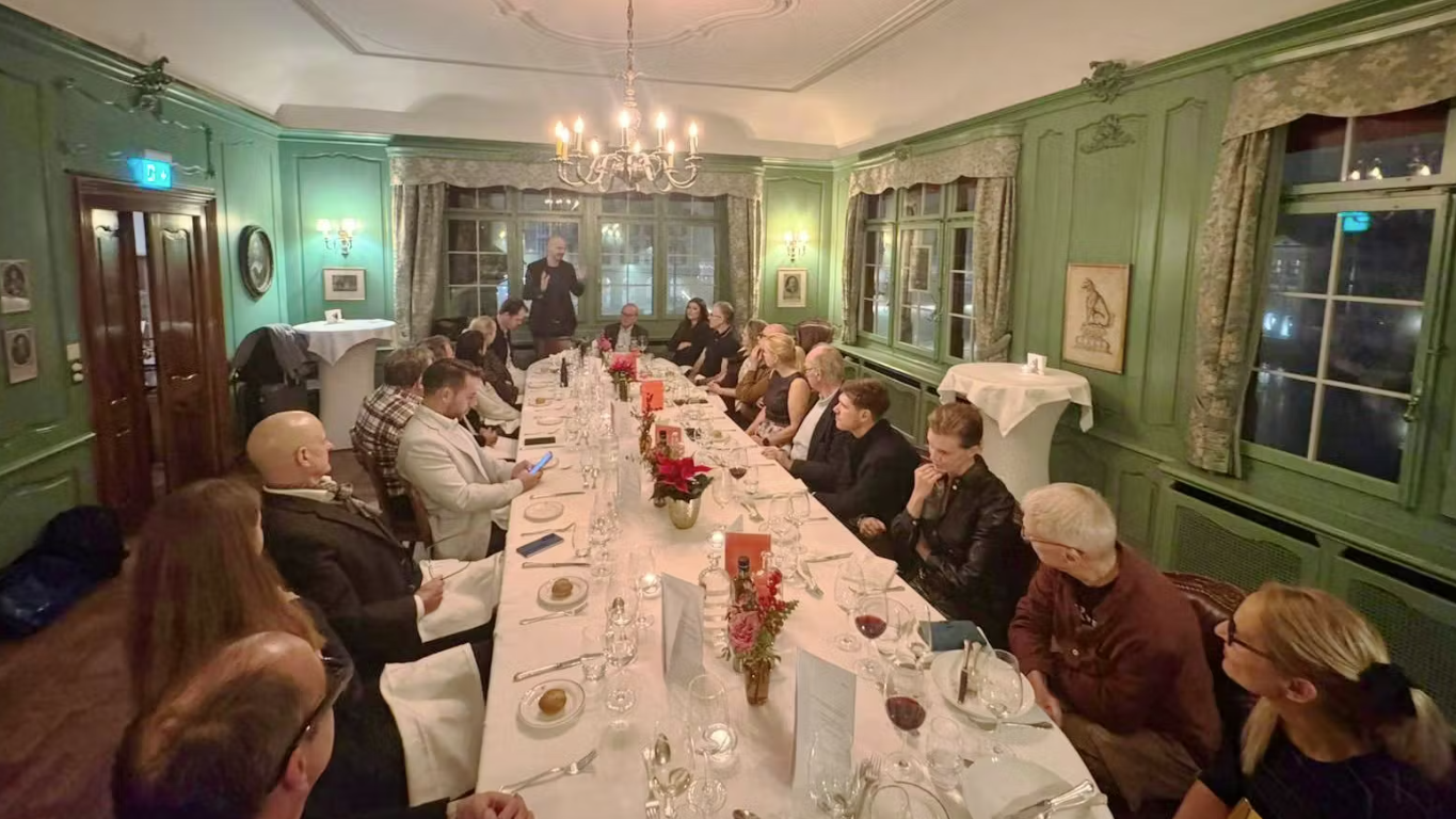 Heute.at - KI-Gala-Dinner: Also intelligent ist da gar nichts