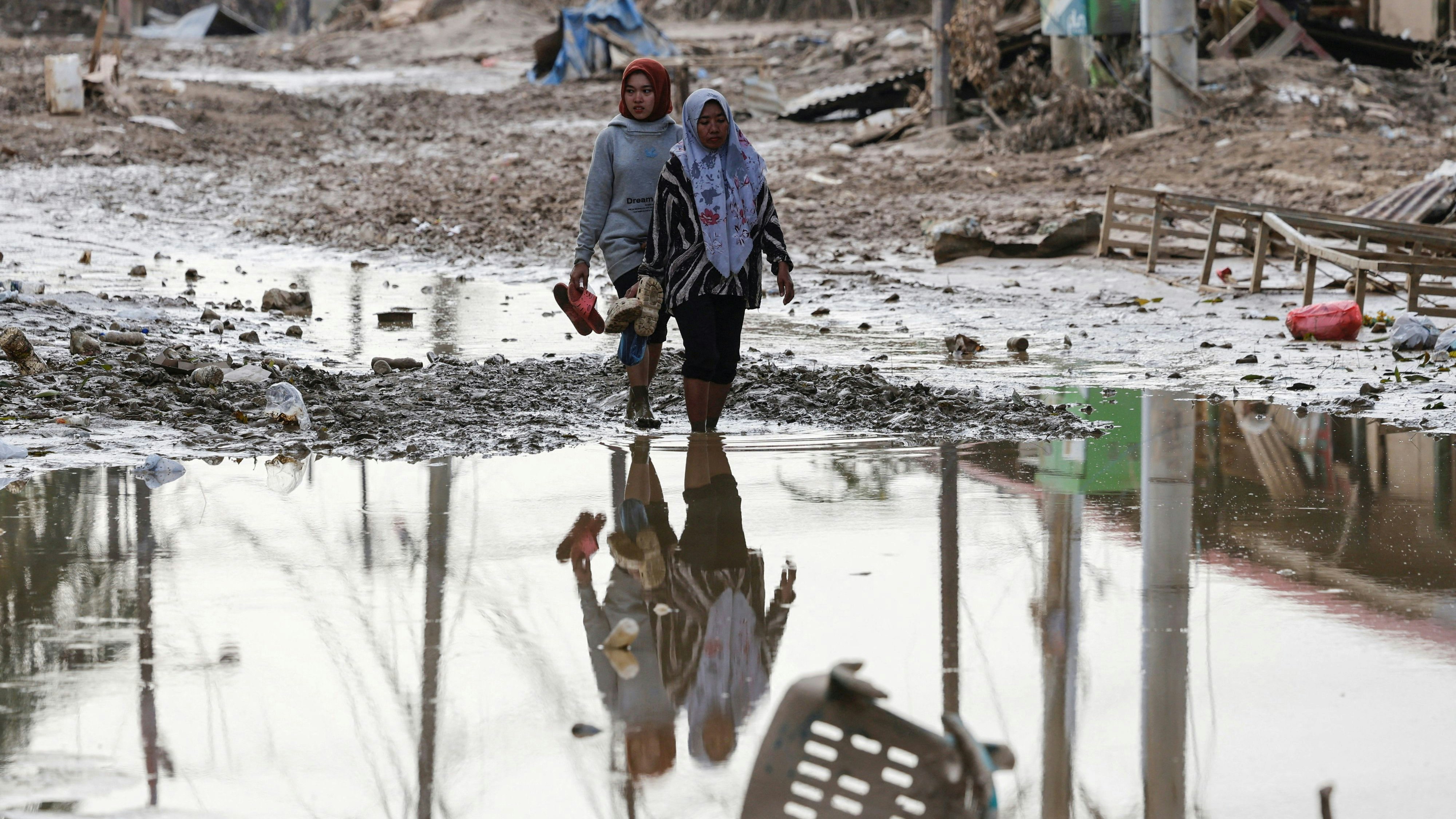 Heute.at - Über 1.000 Tote nach Überschwemmungen in Indonesien