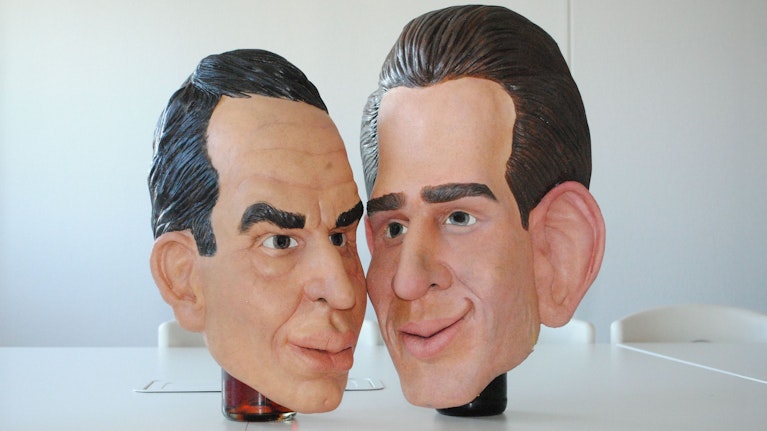 Der eine hat sich selbst in die Wüste geschickt, für den anderen ist der Zug abgefahren. Trotzdem debattiert Österreich in Permanenz darüber, ob und wann und warum Christian Kern und Sebastian Kurz in die Politik zurückkehren. Was hinter dieser Obsession steckt.