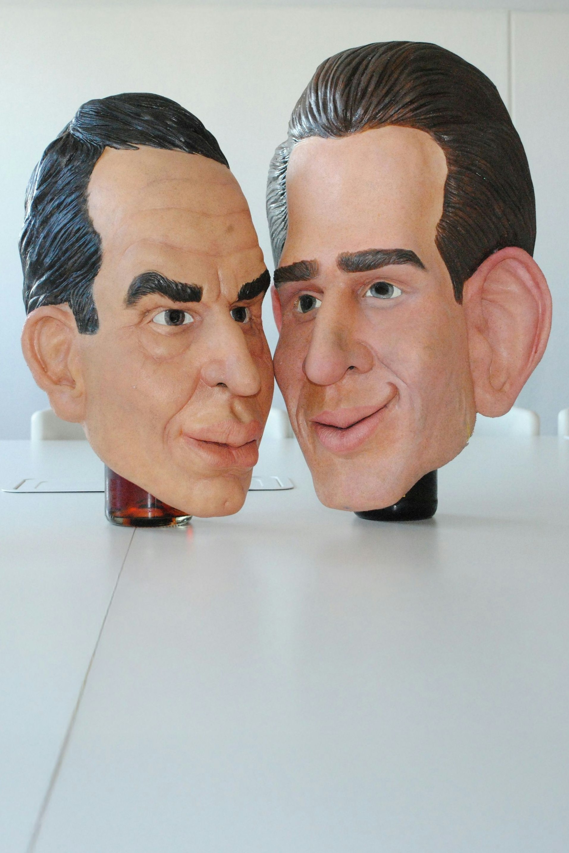 Maskenball: Christian Kern und Sebastian Kurz in der XXXLutz-Werbung 2016