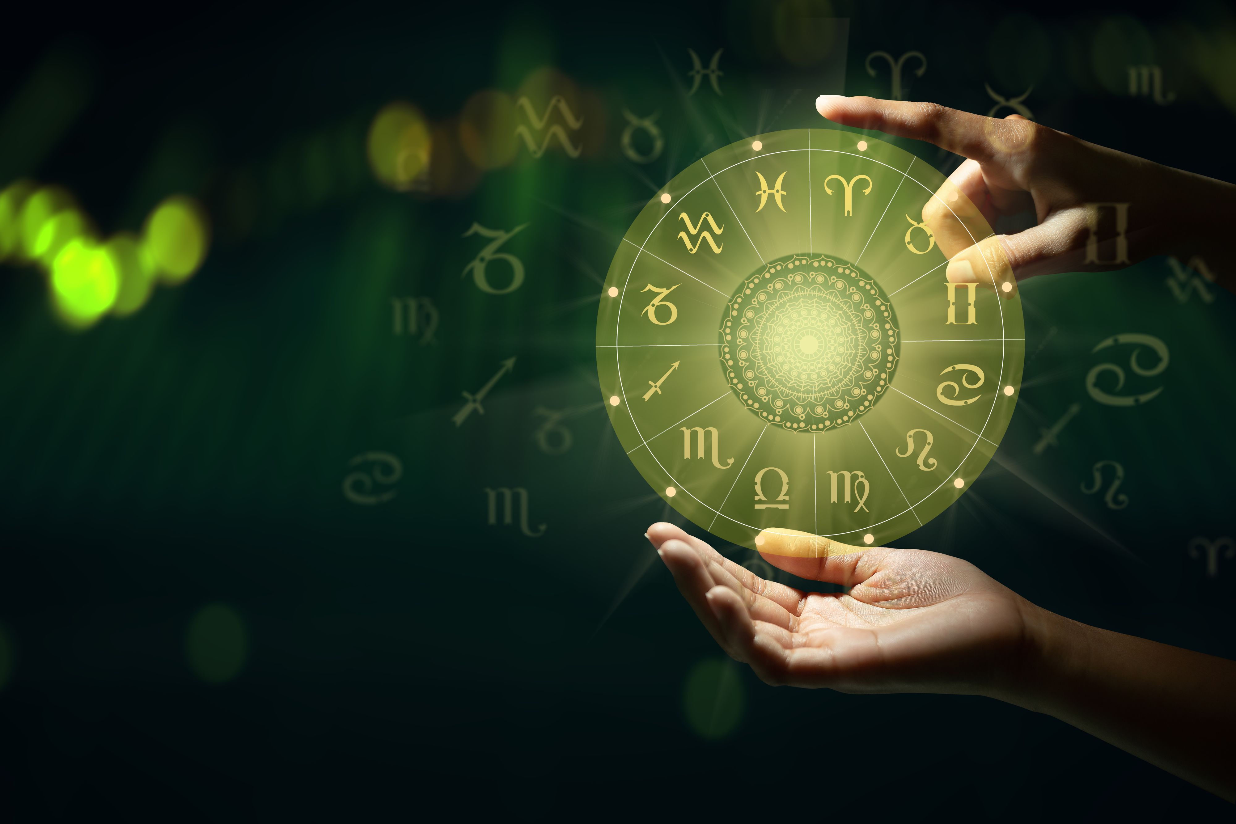 Alte Muster enden und neue Entscheidungen werden möglich. Wer jetzt auf sein Gefühl hört, kann kurz vor den Feiertagen wichtige Weichen stellen.