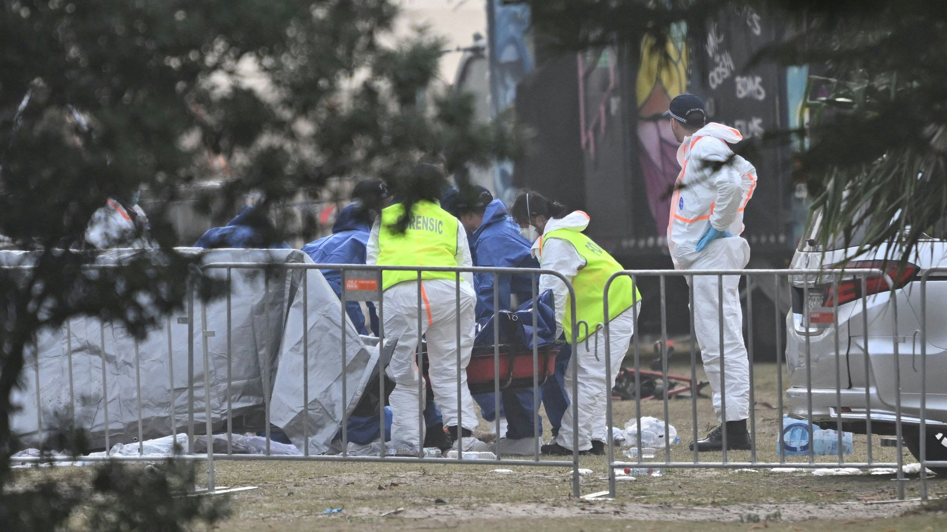 Tatort-Forensiker am Bondi Beach in Sydney, einem der berühmtesten Strände der Welt