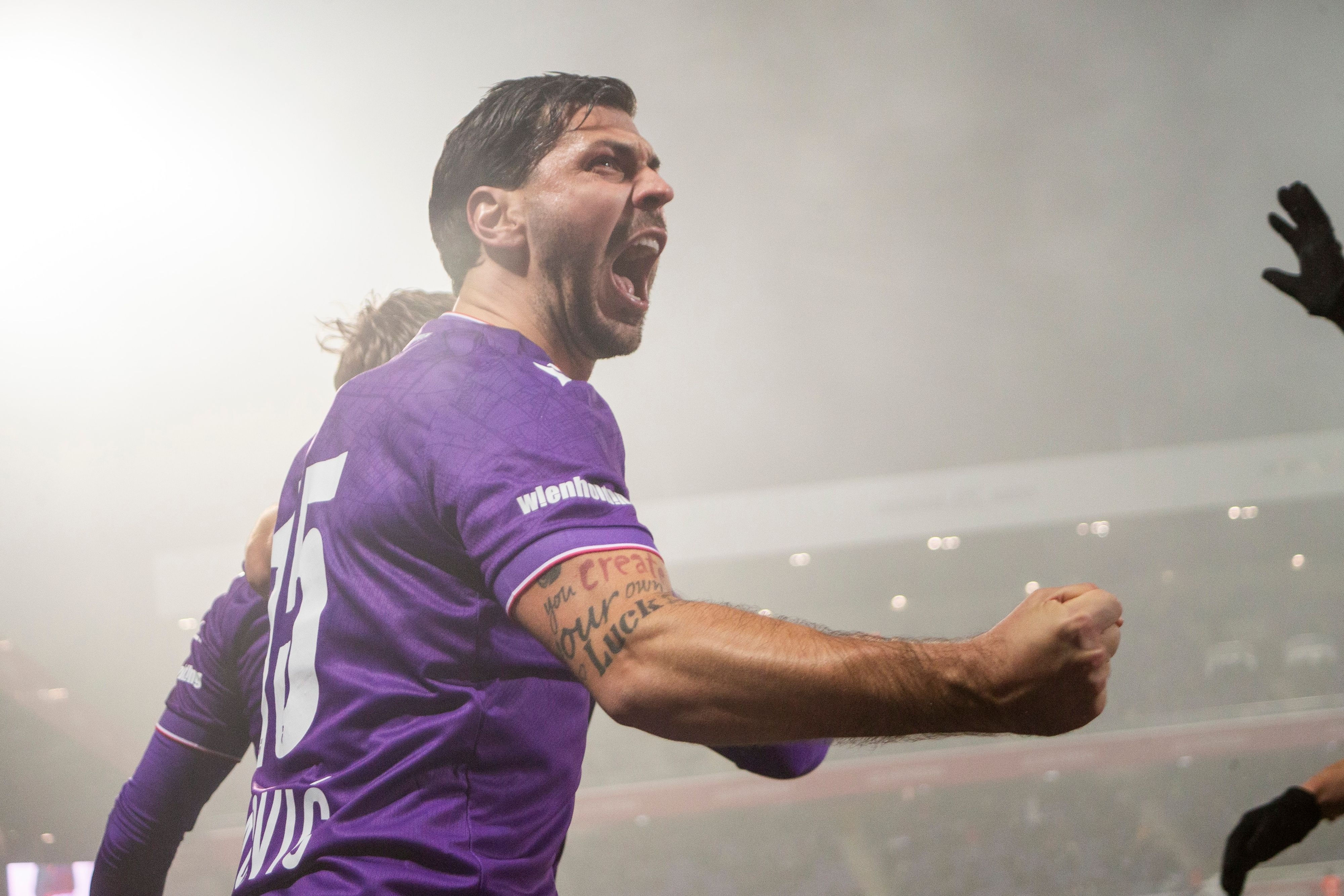 Aleks Dragovic jubelt über das 2:1 gegen Sturm.