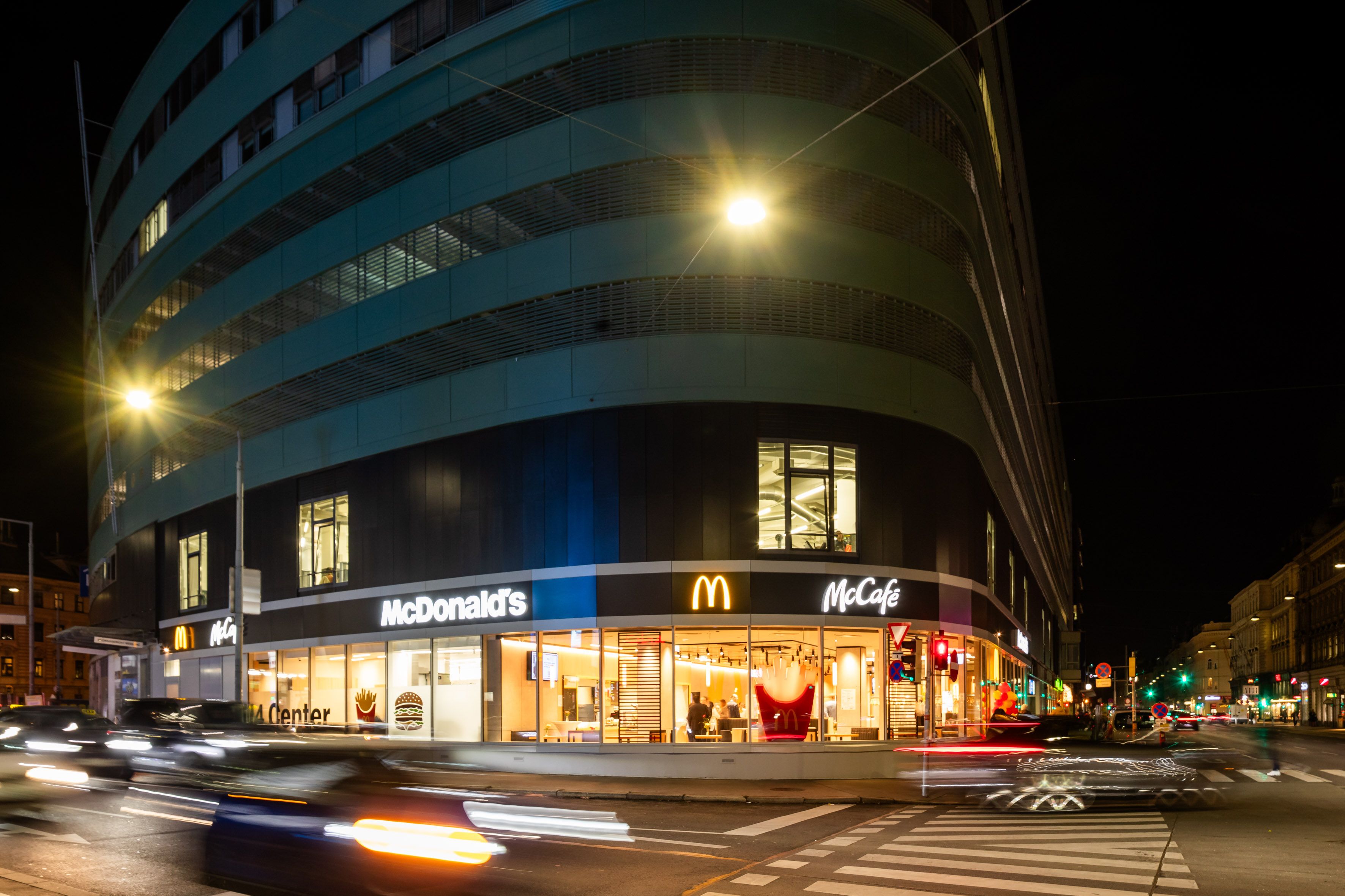 Nach rund vier Monaten Bauzeit öffnete das McDonald’s Restaurant im Shoppingcenter U4 seine Türen.